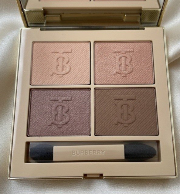 バーバリー アイ クアッド 01 ICONIC HONEY/Burberry Beauty/アイシャドウパレットを使ったクチコミ（2枚目）