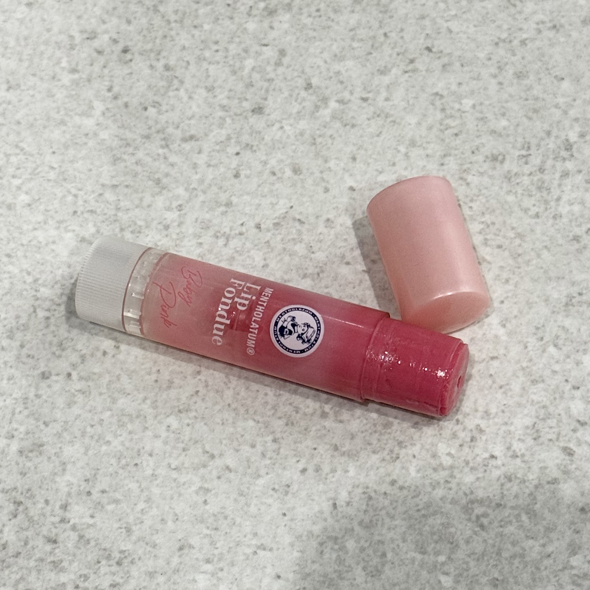 メンソレータム
リップフォンデュ


乾燥や荒れが気になる唇におすすめアイテム💄

優しい使い心地でほんのりプランパー！
いつもプランパーがあるの使っている方だと
わからないくらいほんのりです！

ベビーピンクは少し血色感！

繰り出しタ