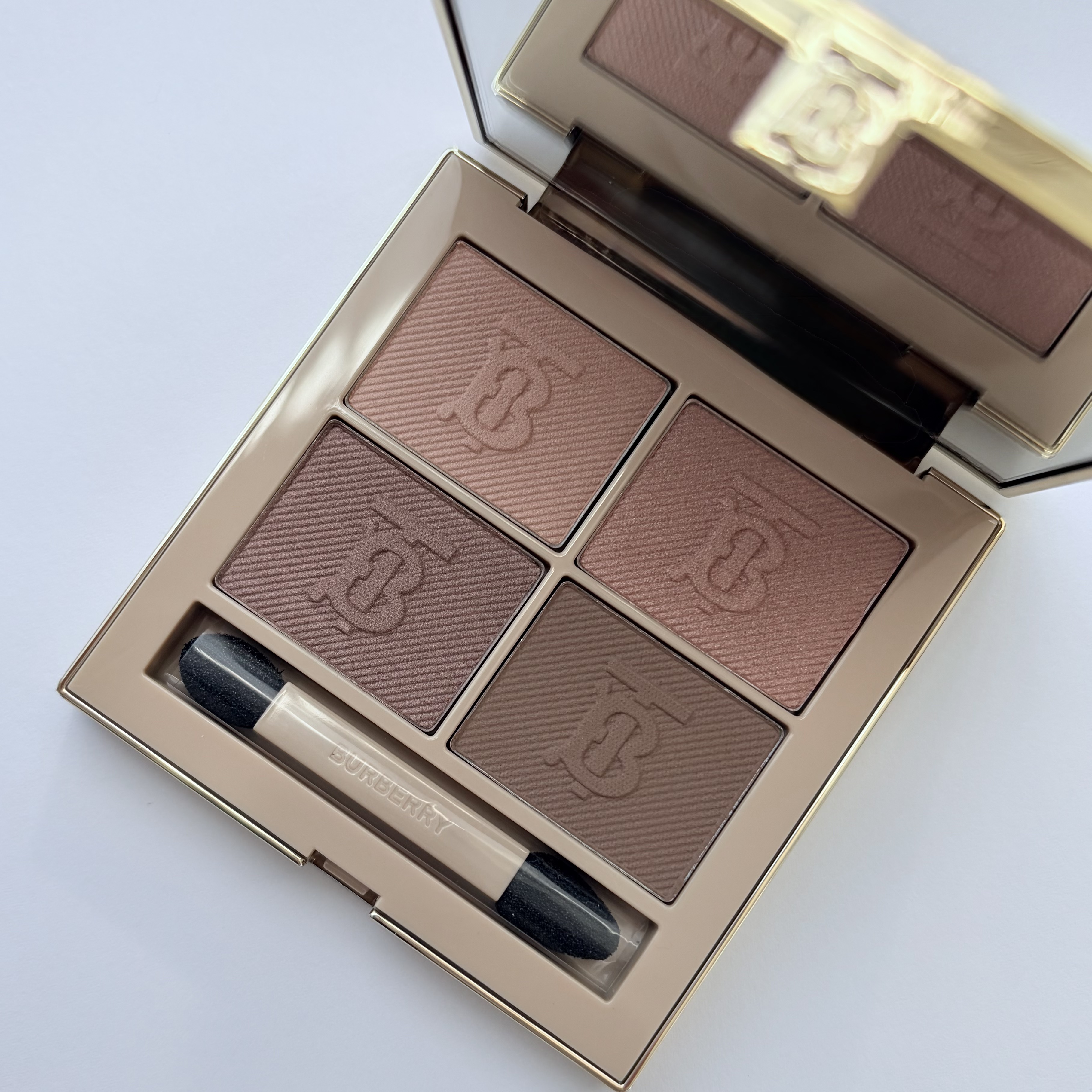 バーバリー アイ クアッド 01 ICONIC HONEY/Burberry Beauty/アイシャドウパレットを使ったクチコミ（1枚目）