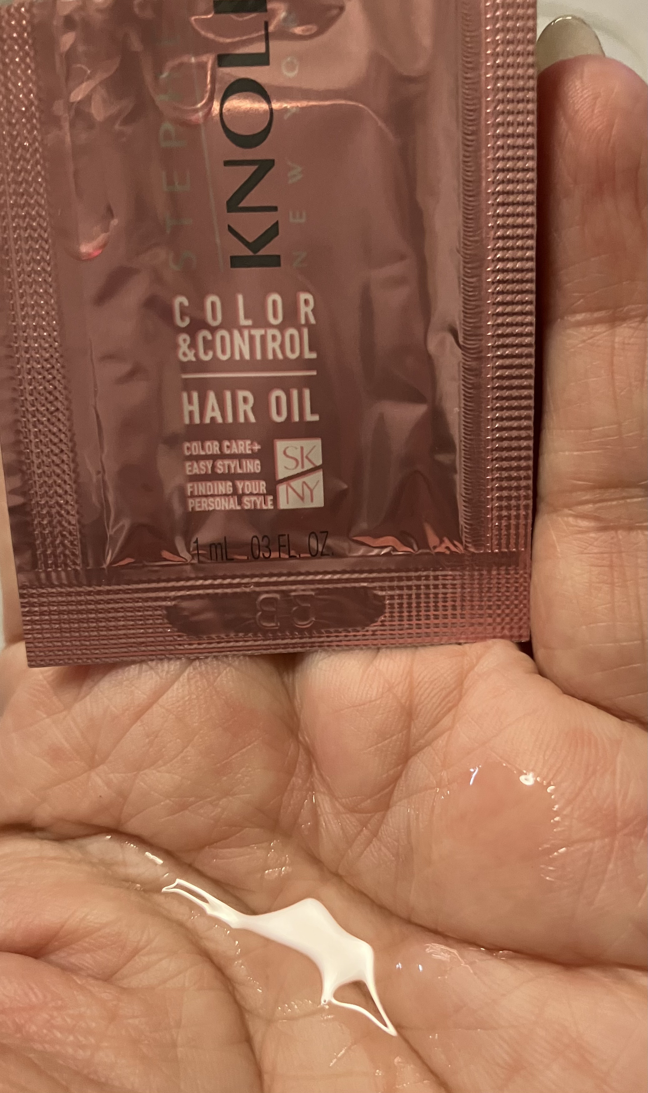 カラーコントロール ヘアオイル Ｗ/スティーブンノル ニューヨーク/ヘアオイルを使ったクチコミ（2枚目）