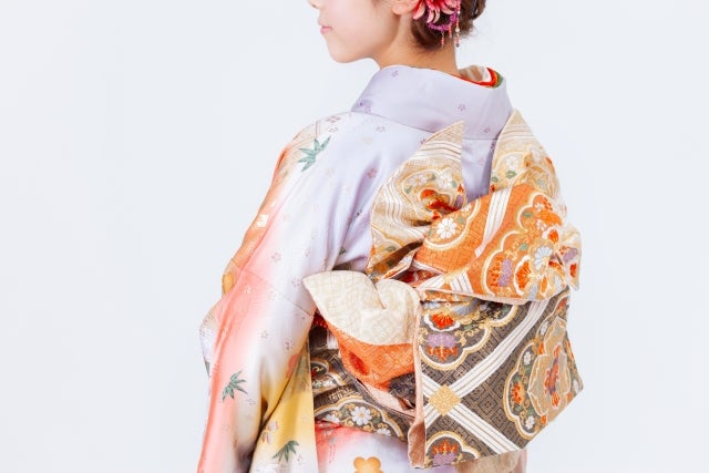 振袖を着た女性
