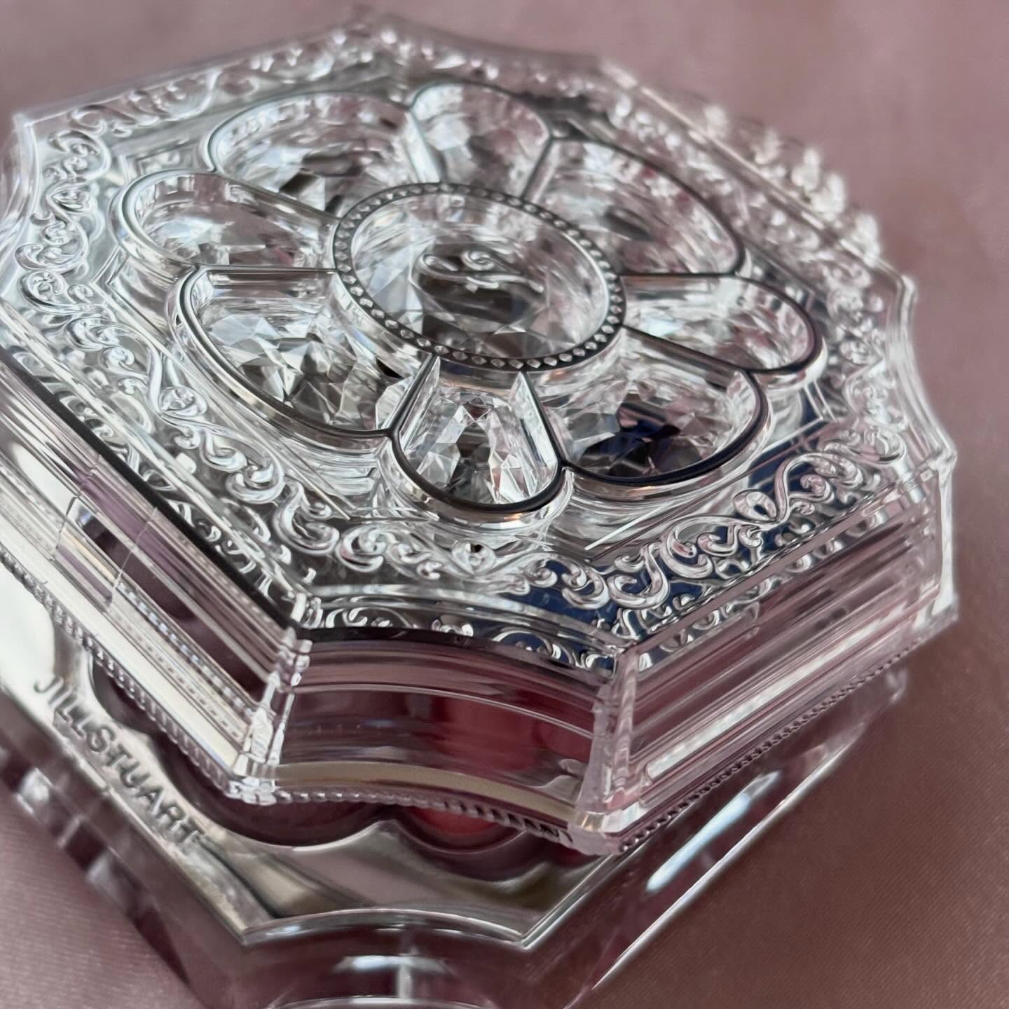 ジルスチュアート　ドレスドブルーム アイズ 102 tulip runway（限定色）/JILL STUART/アイシャドウパレットを使ったクチコミ（3枚目）