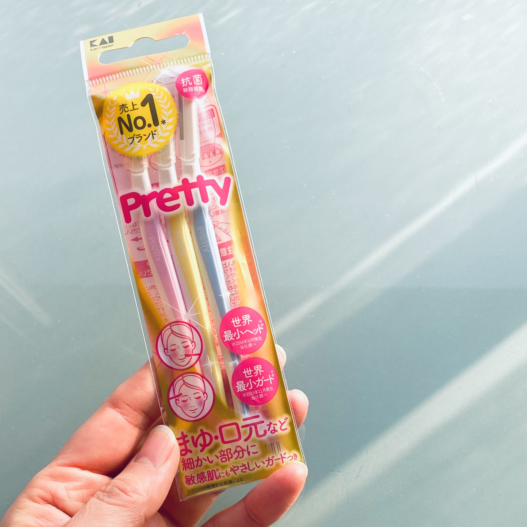 貝印 プリティー スリムL 3本入のクチコミ「 貝印 プリティー スリムL 3本入

細かいパーツに使えるスリムヘッドのカミソリです。刃先の.....」（1枚目）