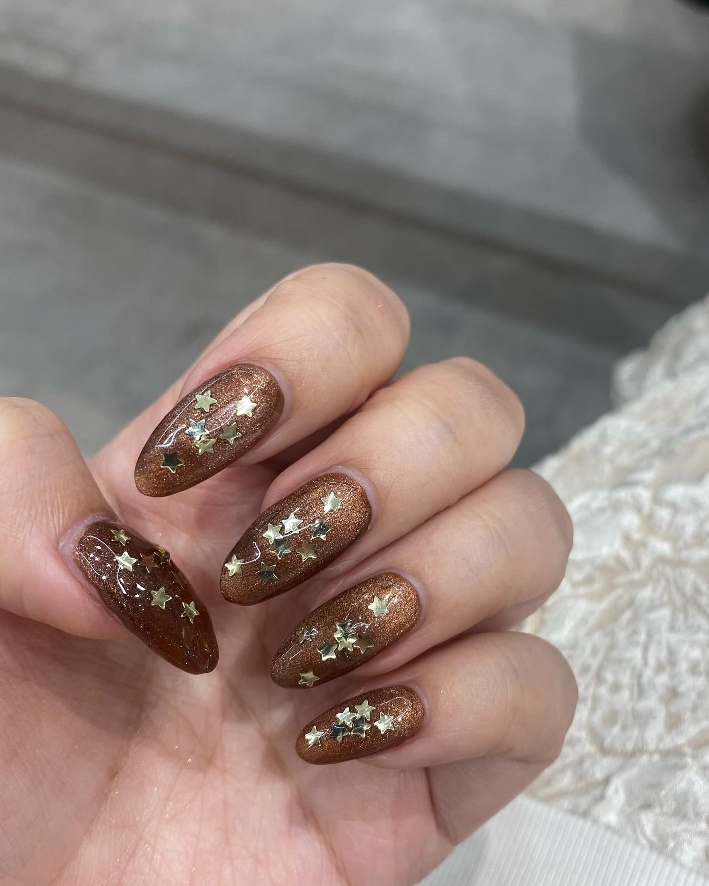 *chihiro.|バズりも実感も。本音のコスメ図鑑📚春夏 on LIPS 「⭐️✨🌟✨💫⭐️#102chihironail#冬ネイル#マグ..」(2枚目)