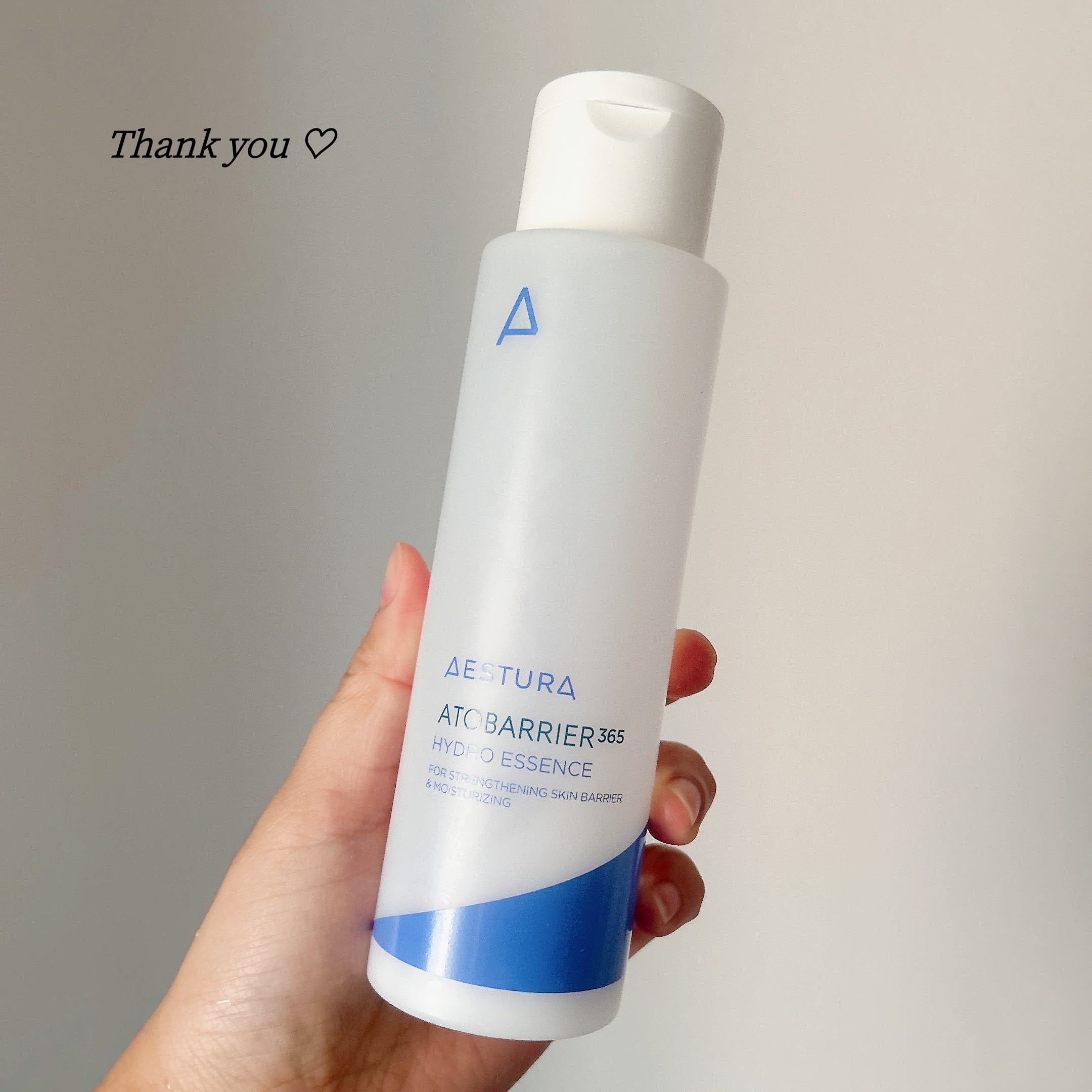 \ 使い切りレビュー💙💙 /

AESTURA
アトバリア365ハイドロエッセンス
使い切りました！

最近エアコンでの乾燥が気になるので
大活躍でした🤝🏻✨

本当に、なんなんだこれは！？って
くらいやさしいエッセンス🫨💙

