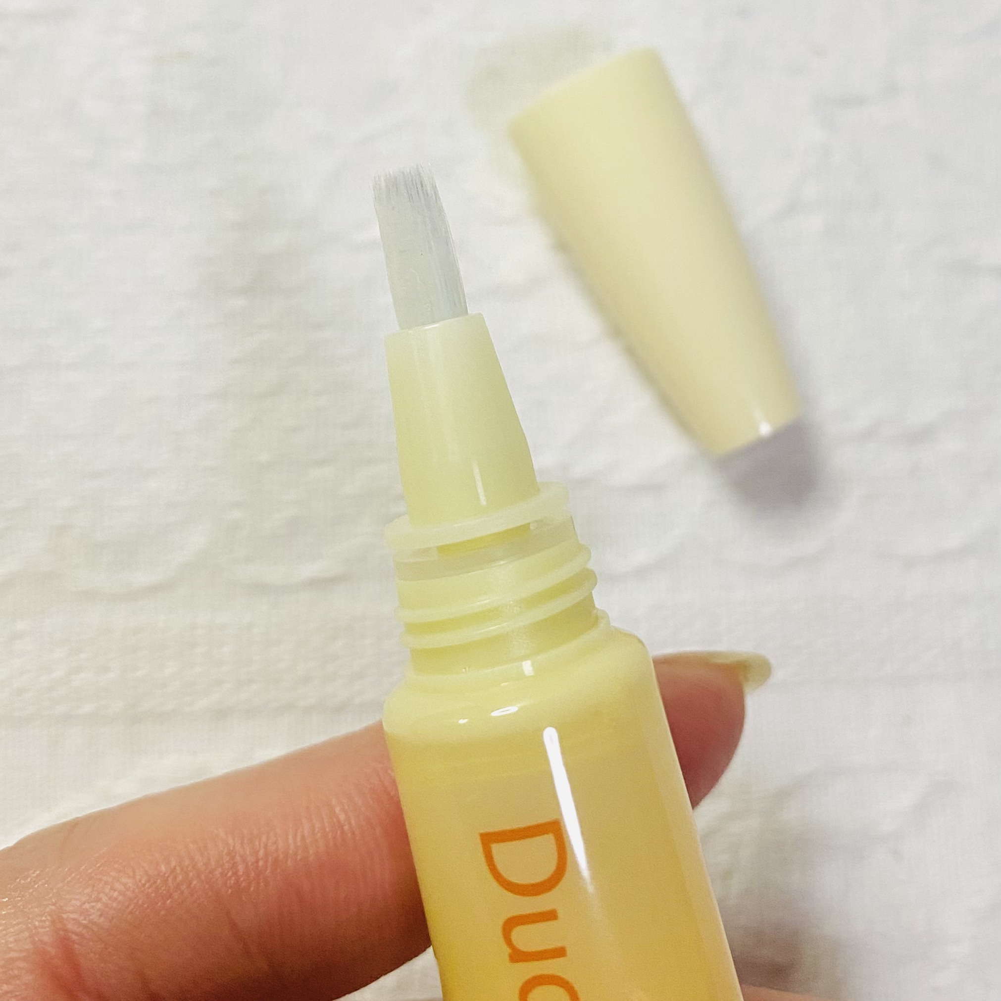 デュカート ネイルオイルセラム のクチコミ「 デュカート
ネイルオイルセラム 

スリムなチューブタイプで持ち運びにも便利。
爪、乾燥、甘.....」（3枚目）