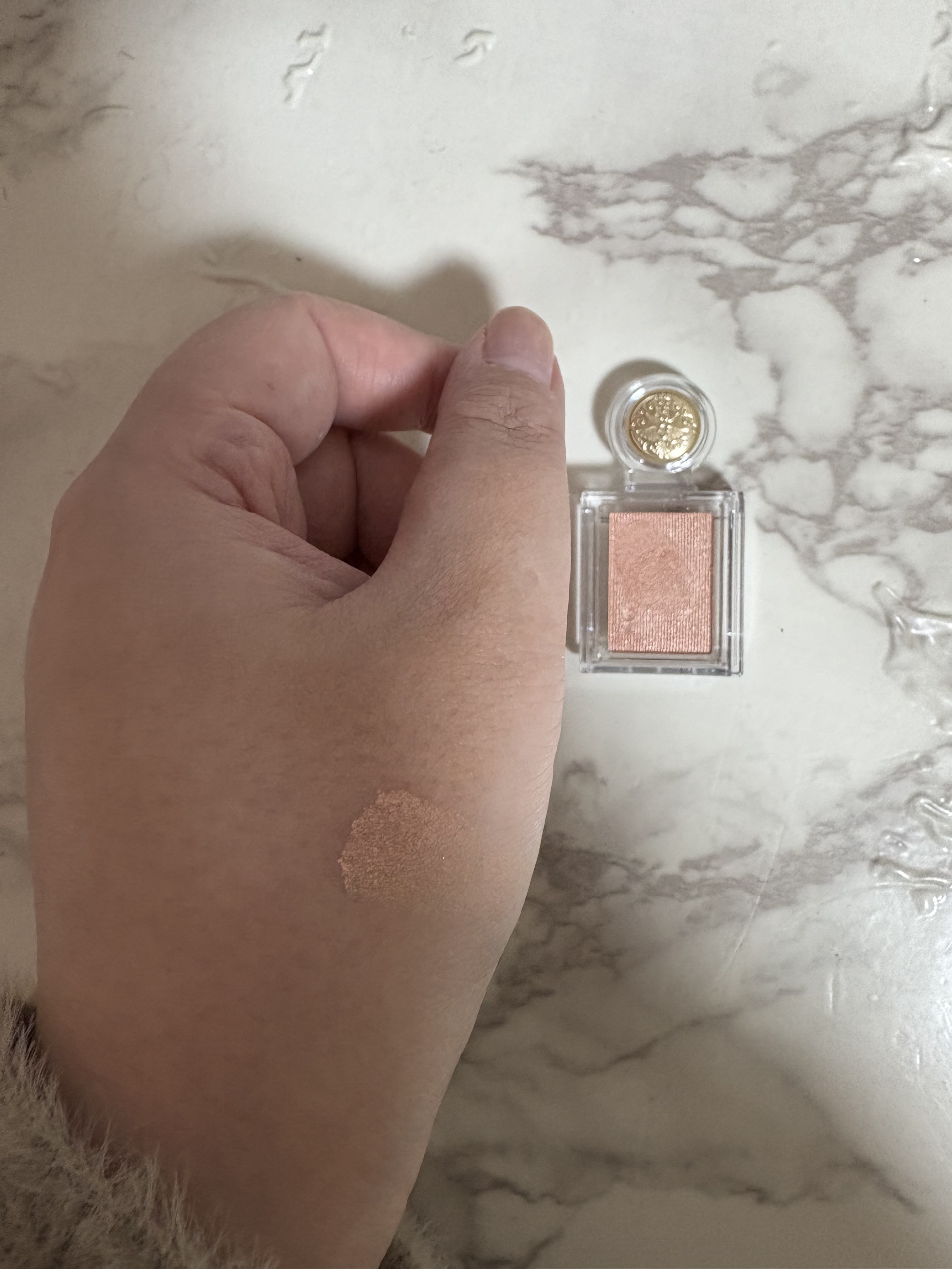 シャドーカスタマイズ/MAJOLICA MAJORCA/単色アイシャドウを使ったクチコミ（3枚目）