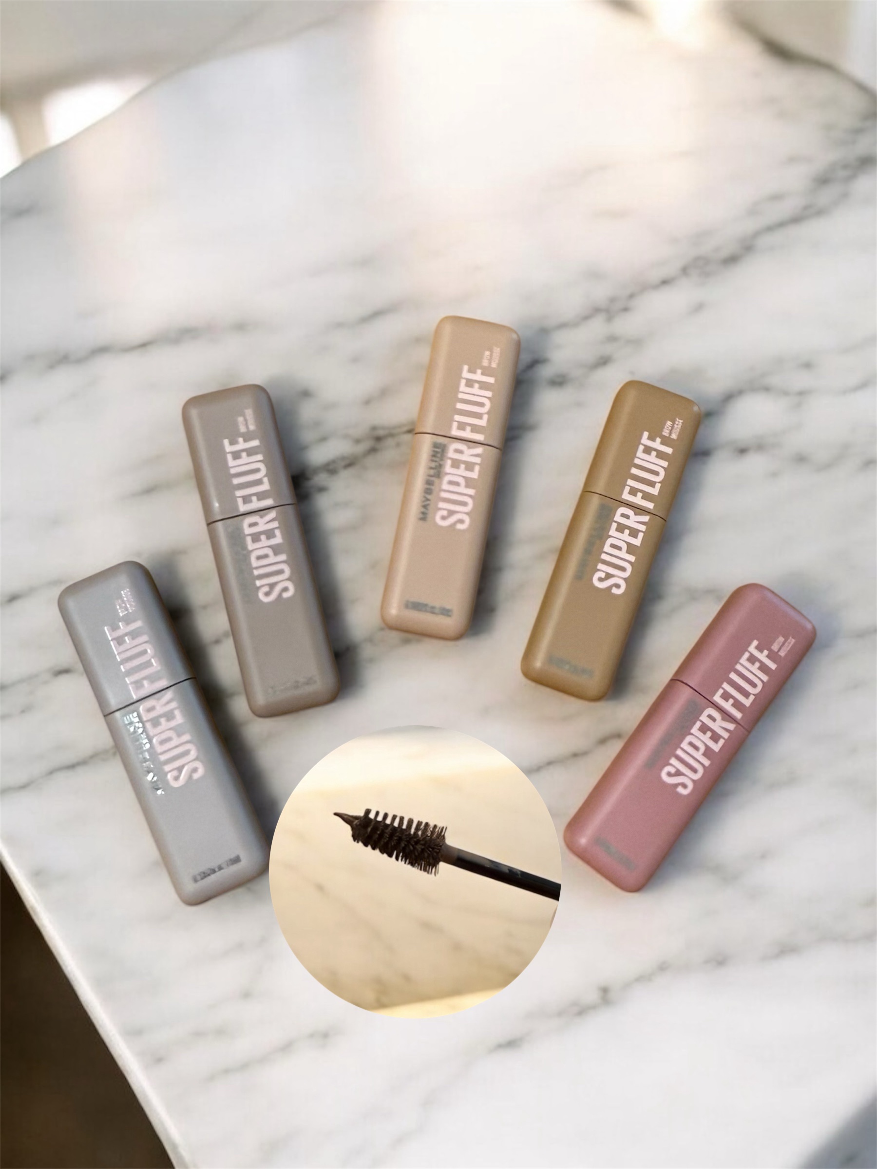 メイベリンから新登場！

ほわっふわ眉♡

優しい淡い色味とエアリームーステクスチャーで、眉を優しい印象に✨
ブラシが小さくて使いやすいので、ムラなく塗れる◎

全5色！
私は05のピンクアッシュがお気に入り❤️

ぜひチェックしてみてね！