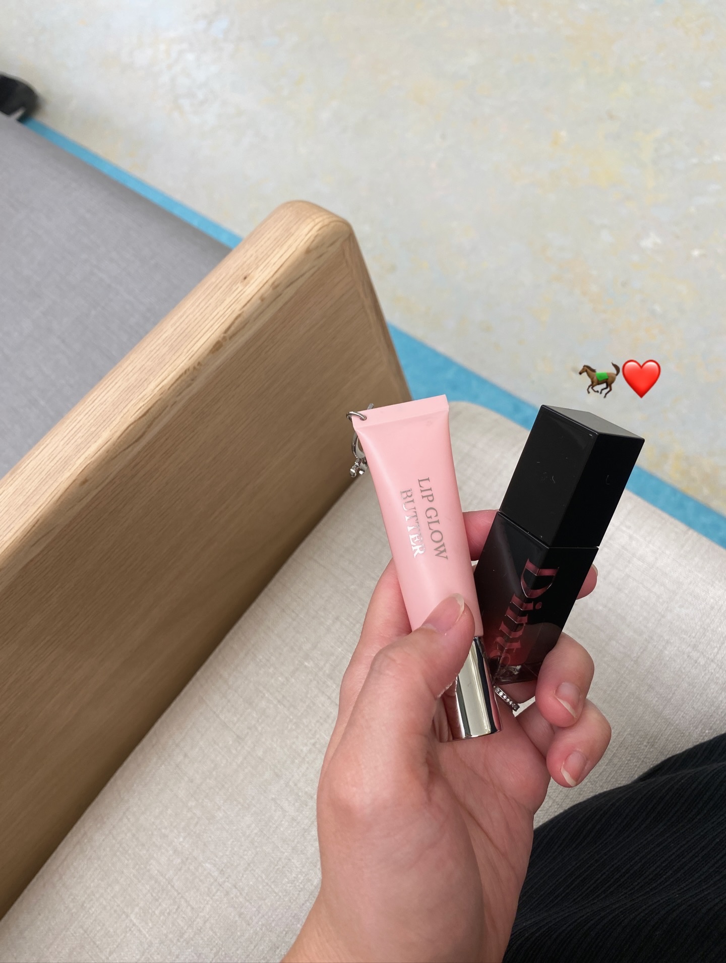 新年の相棒🐎❤️

#dior #グロス #お気に入りコスメ #リップ