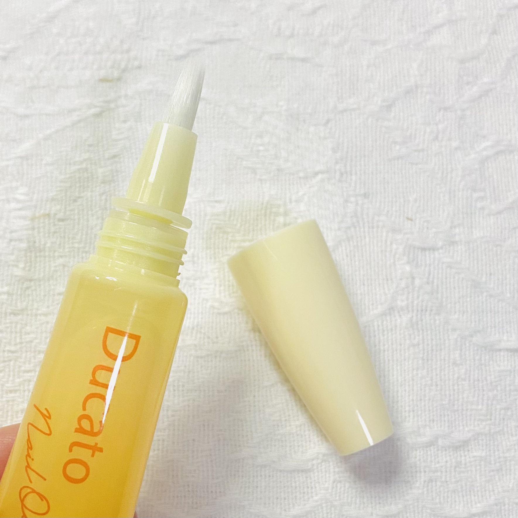 デュカート ネイルオイルセラム のクチコミ「 デュカート
ネイルオイルセラム 

スリムなチューブタイプで持ち運びにも便利。
爪、乾燥、甘.....」（2枚目）