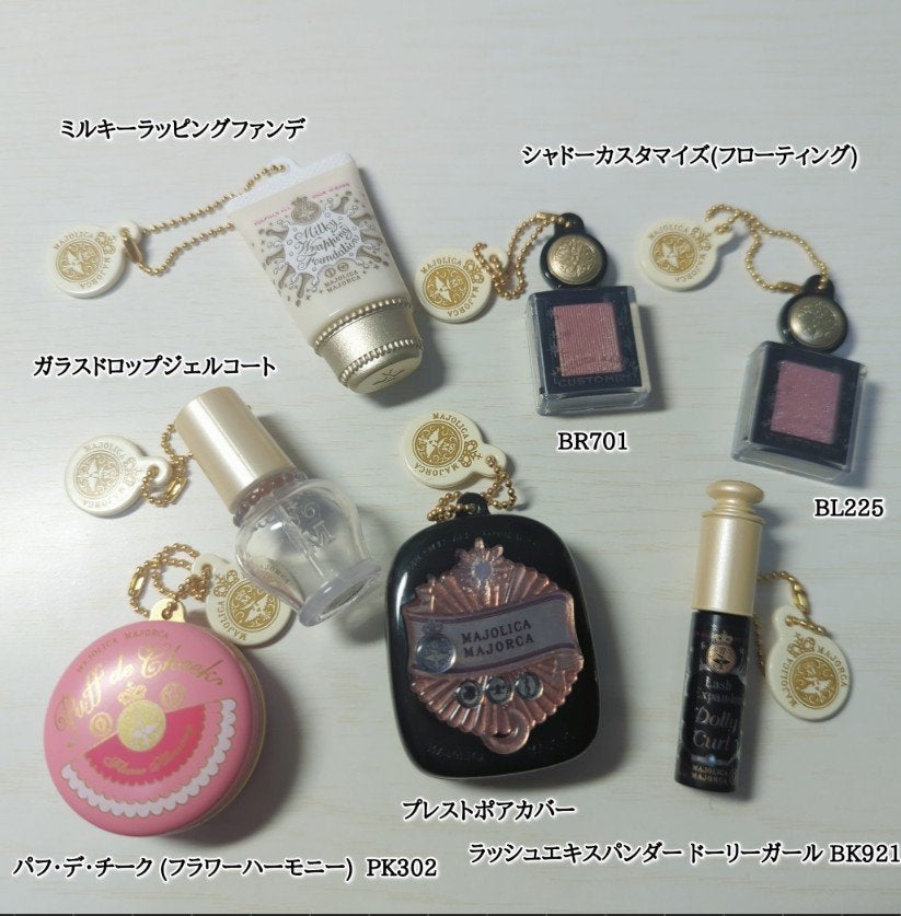 パフ・デ・チーク(フラワーハーモニー)/MAJOLICA MAJORCA/パウダーチークを使ったクチコミ(2枚目)