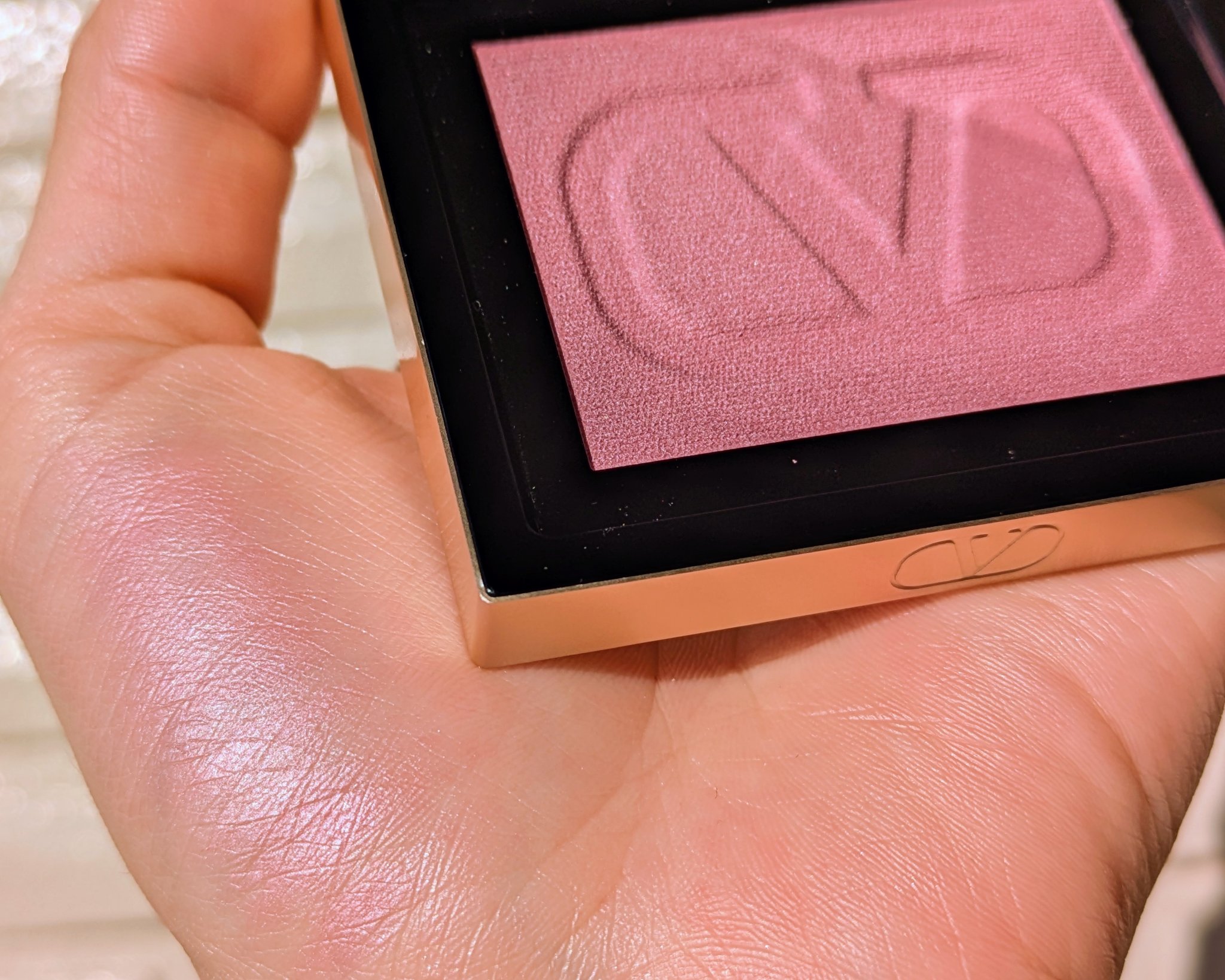 カラー クラッシュ/ヴァレンティノ ビューティ/単色アイシャドウを使ったクチコミ（2枚目）