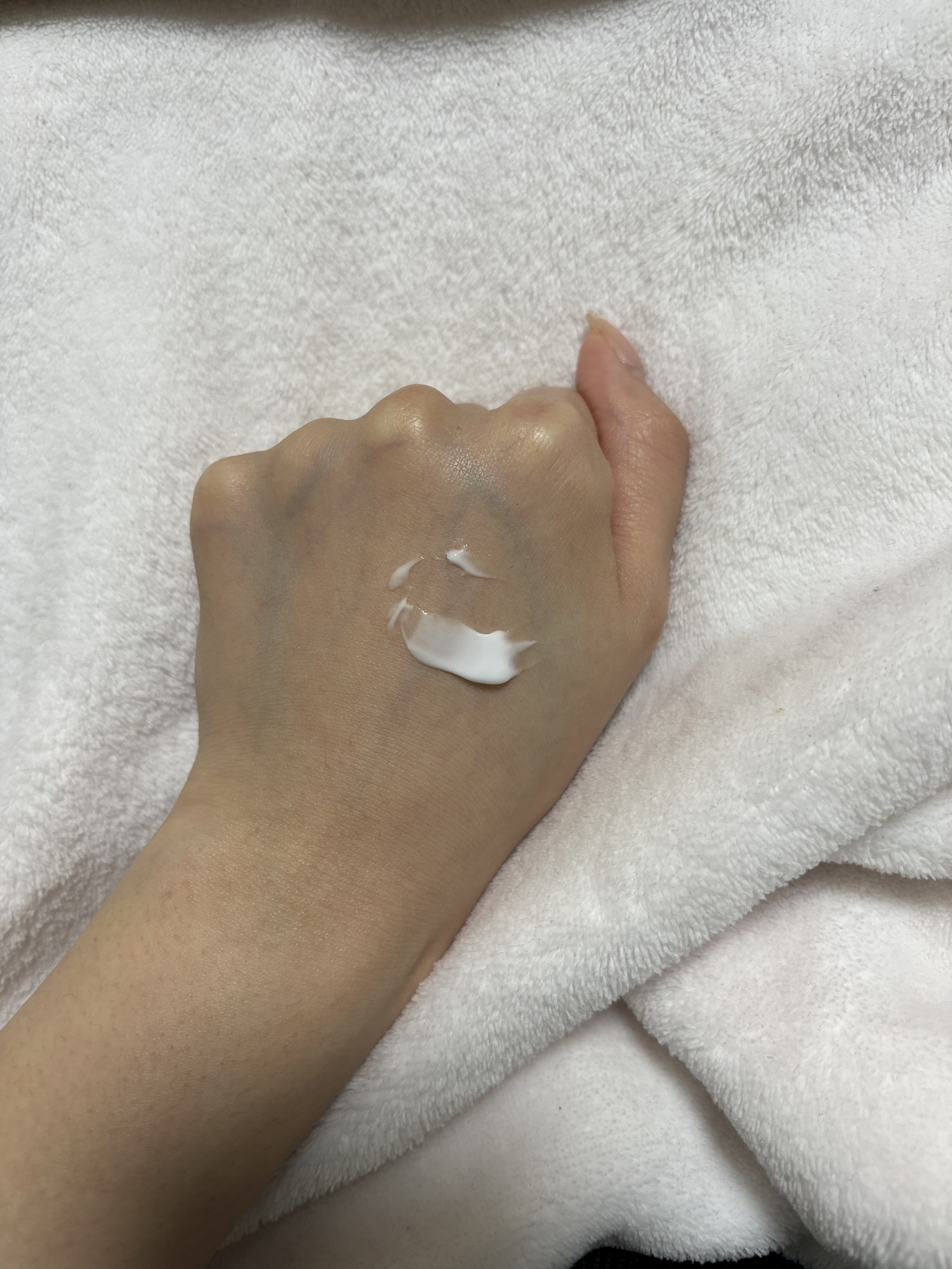 YOUTH  PRESERVE  HAND AND NAIL CREAM MONOCHROME(モノクローム)/RboW/ハンドクリームを使ったクチコミ（2枚目）