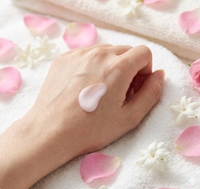 皮脂テカリ防止下地/CEZANNE/化粧下地を使ったクチコミ（2枚目）