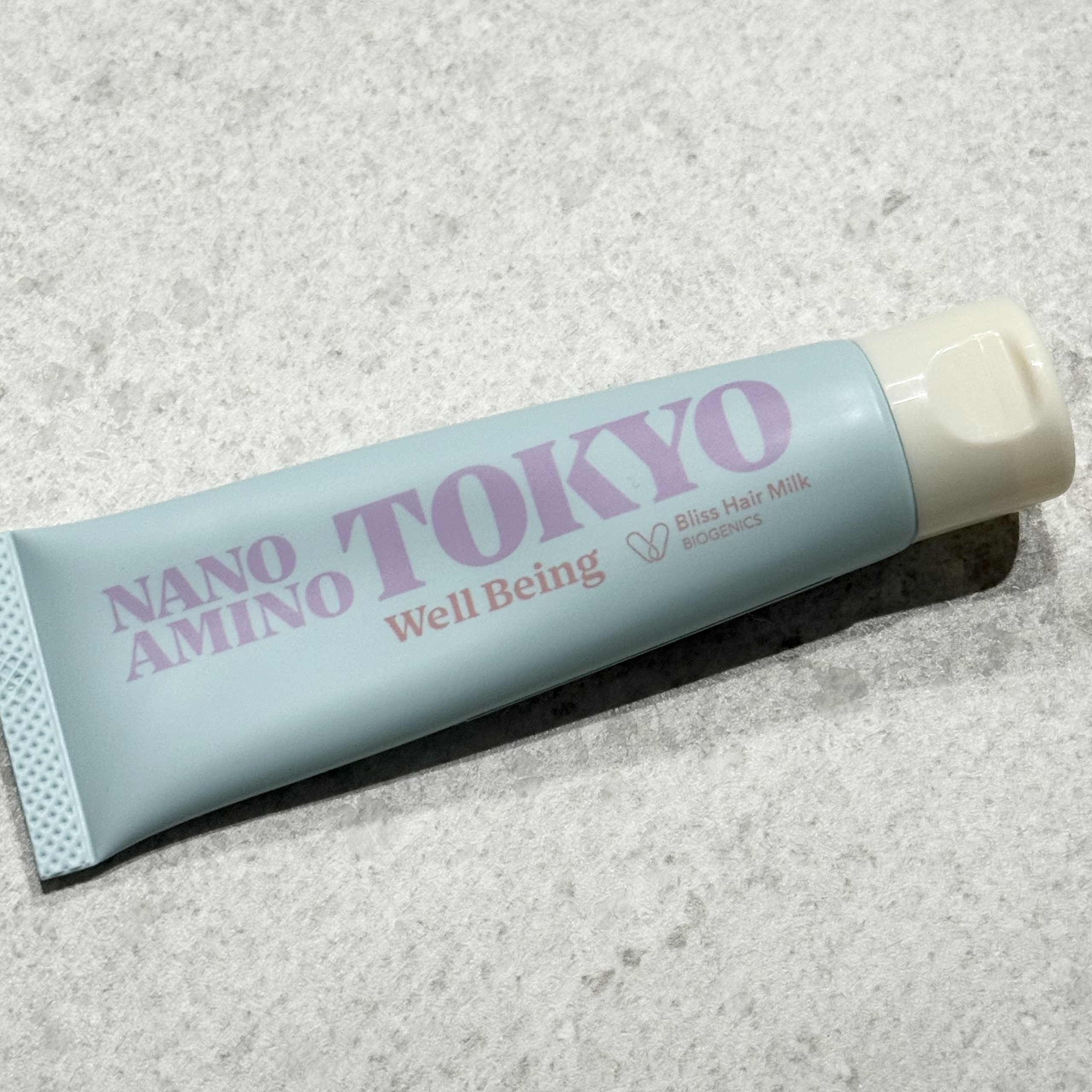 ナノアミノトーキョーブリスヘアミルク


洗い流さないトリートメント！

タオルドライした後になじませて
ドライヤーで乾かした後アイロンでスタイリング！


アイロンを最後することによって
よりうねりずらい髪に✨

個人的には最後にアイロン