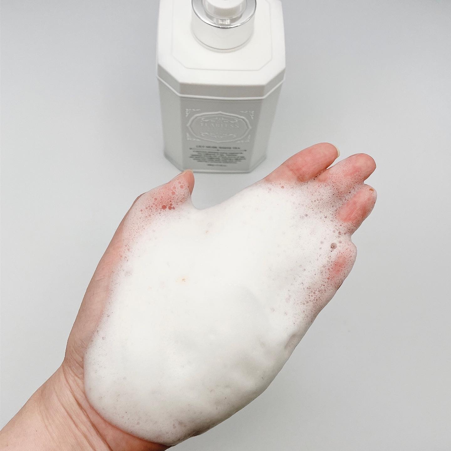 パフュームボディウォッシュ リリームスクホワイトティー/TEABLESS/ボディソープを使ったクチコミ（3枚目）