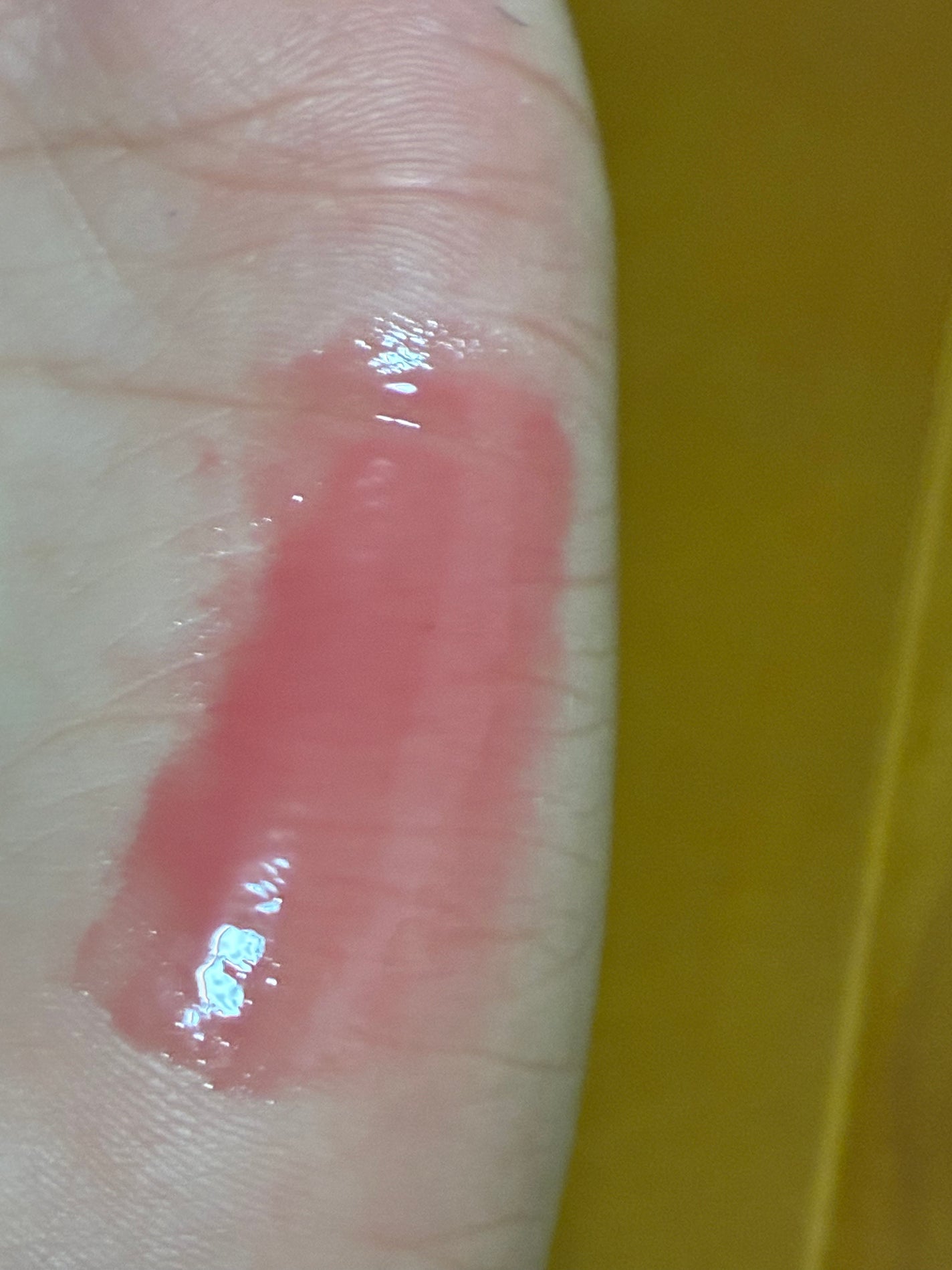 フィー 3Dボリューミンググロス/fwee/リップグロスを使ったクチコミ(2枚目)