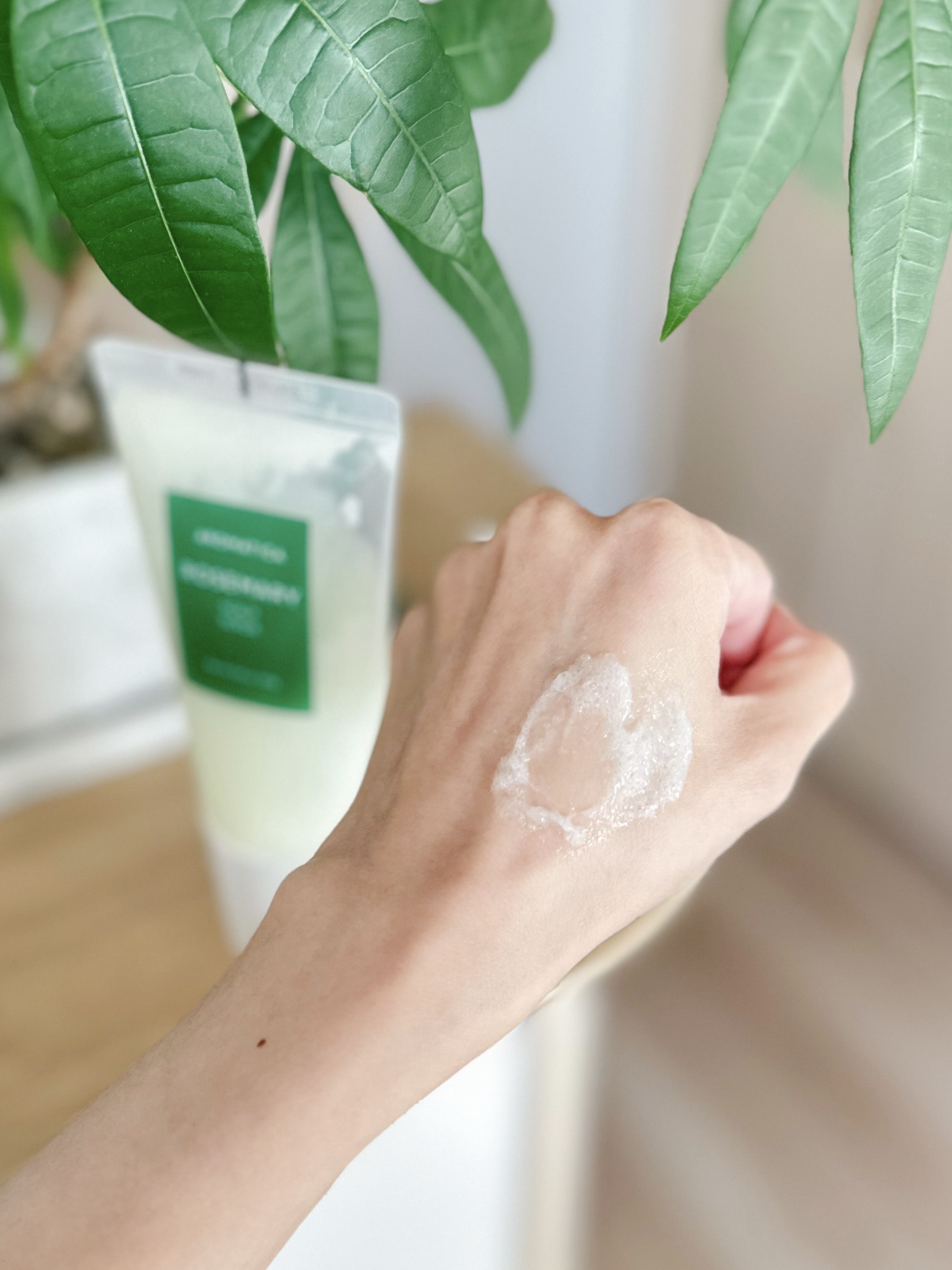 ローズマリー スカルプ スクラブ/AROMATICA/ヘッドスクラブを使ったクチコミ（3枚目）