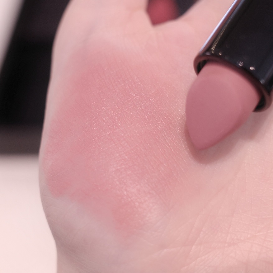 パウダー キス ヘイジー マット リップスティック/M・A・C/口紅を使ったクチコミ（1枚目）