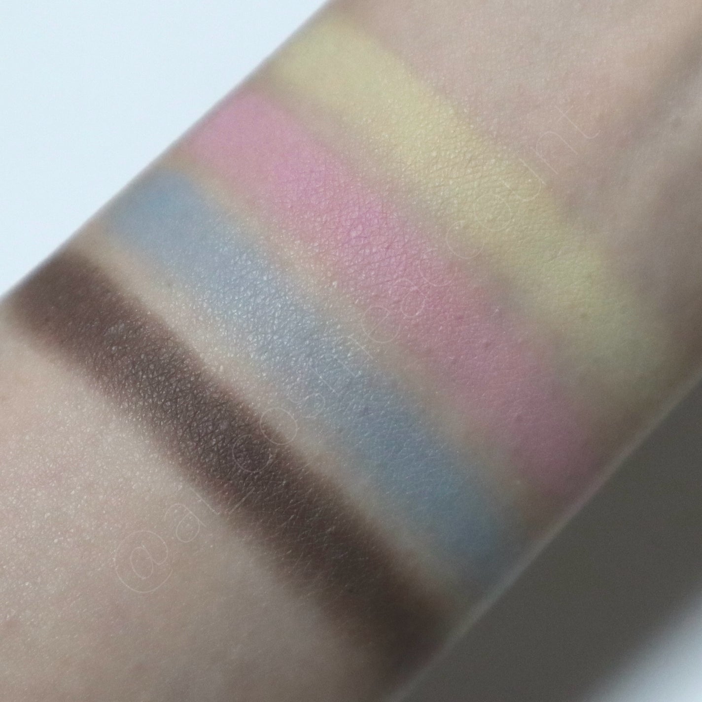 ベターザンアイズ/rom&nd/アイシャドウパレットを使ったクチコミ(3枚目)