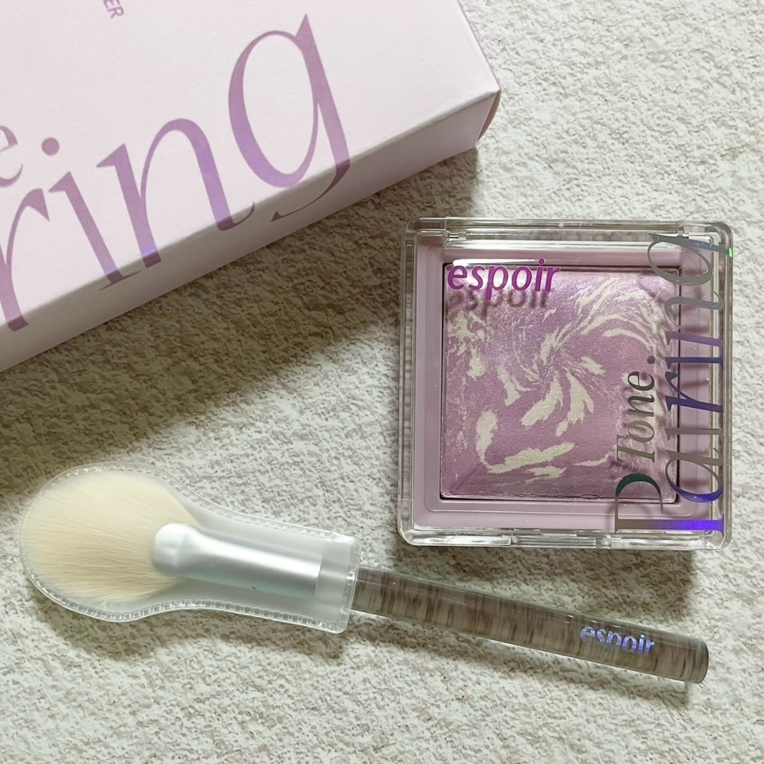 エスポア トーンペアリングハイライター

まるで水分を丁寧に焼き上げたようなやわらかく上品なサテン光が特徴のハイライト𓂃🫧‪

3つのマイクロシマーパールが肌になじみ、ギラつかず角度によって自然な立体感※を演出✨
軽やかなベイクドテクス