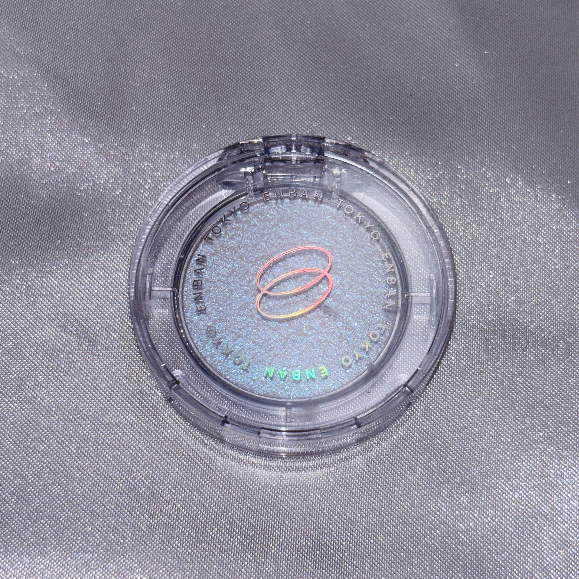 マルチグリッターカラー/ENBAN TOKYO/単色アイシャドウを使ったクチコミ（3枚目）