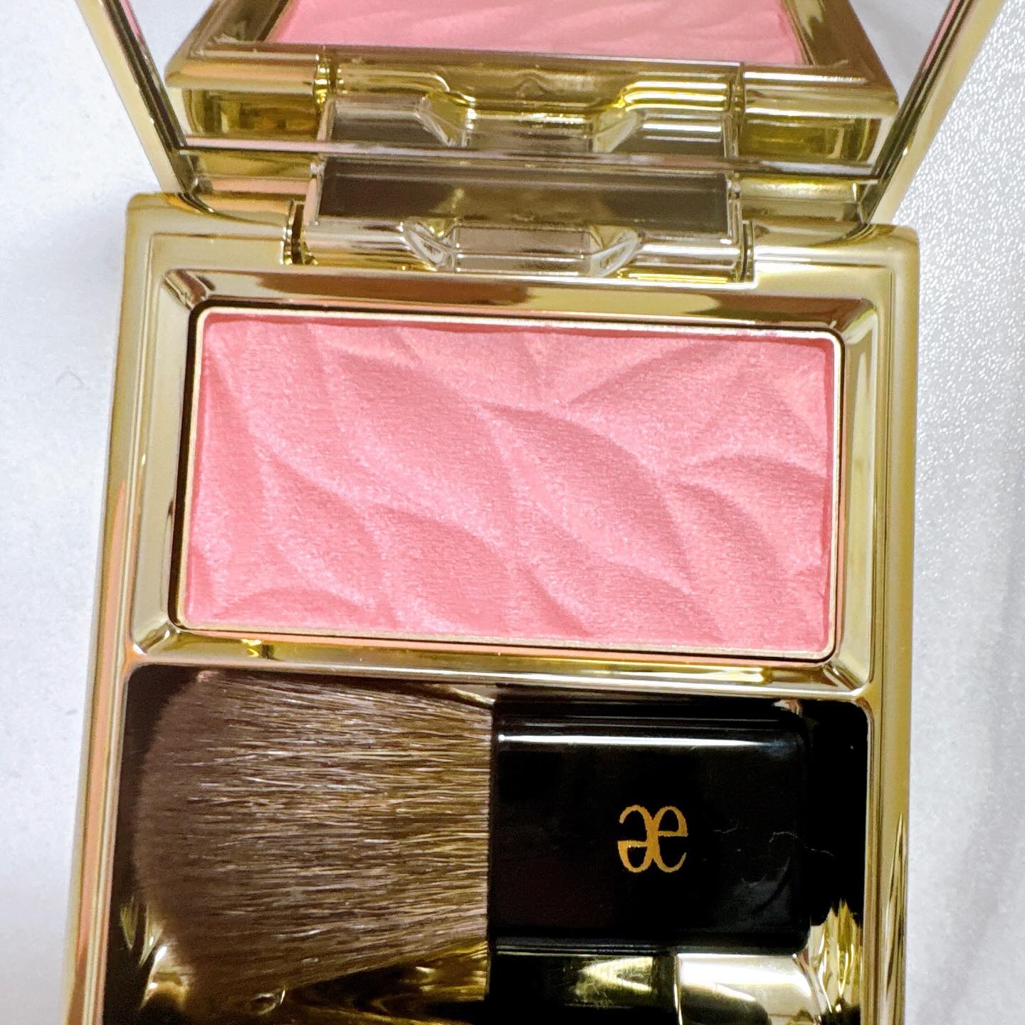 カランドゥ フェイス/Elégance/パウダーチークを使ったクチコミ（2枚目）