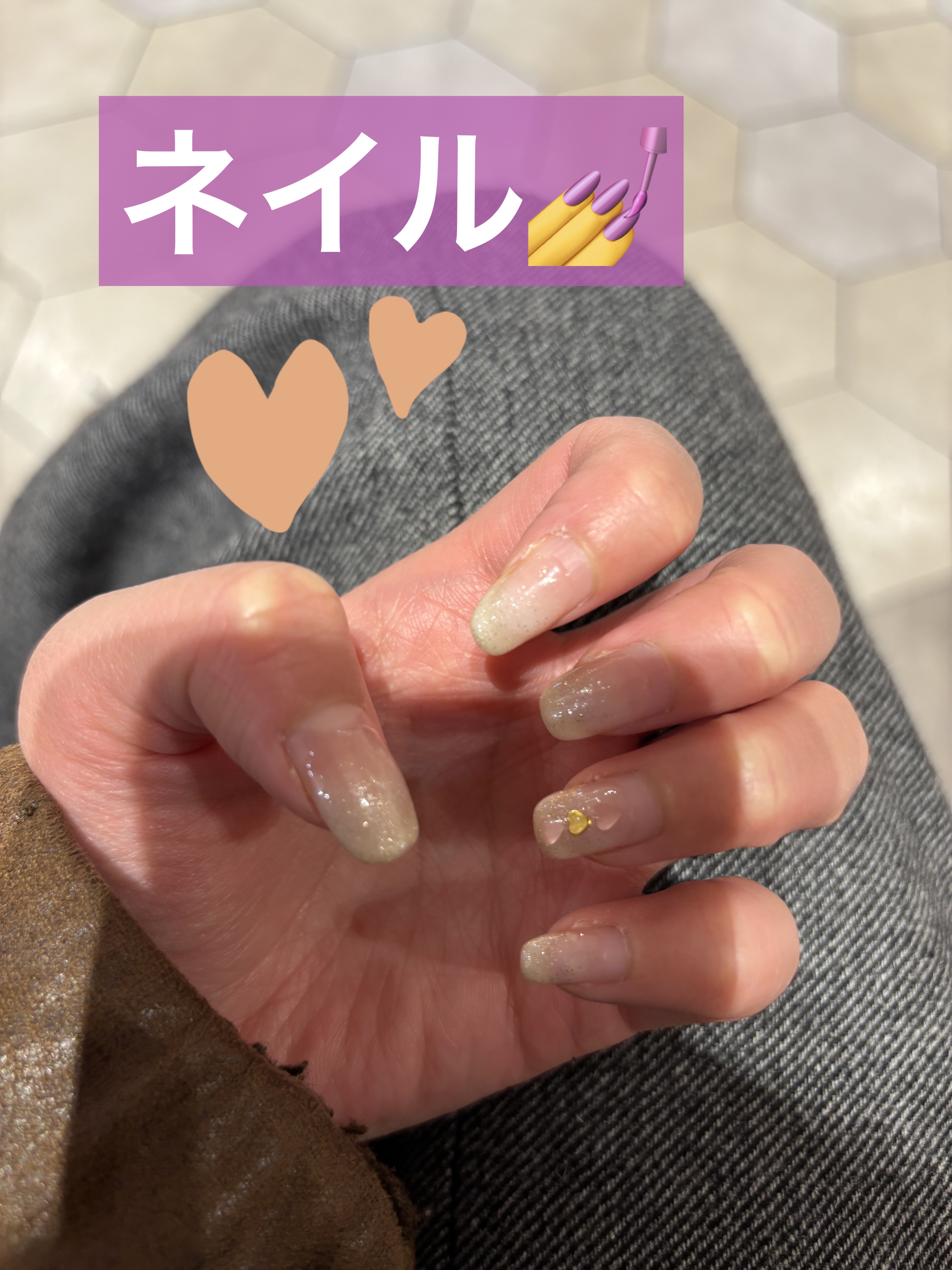 お気に入りのネイルです！！
もう少ししたら変えに行かないと！⭐️

#ネイル
#冬ネイル
#キラキラネイル
