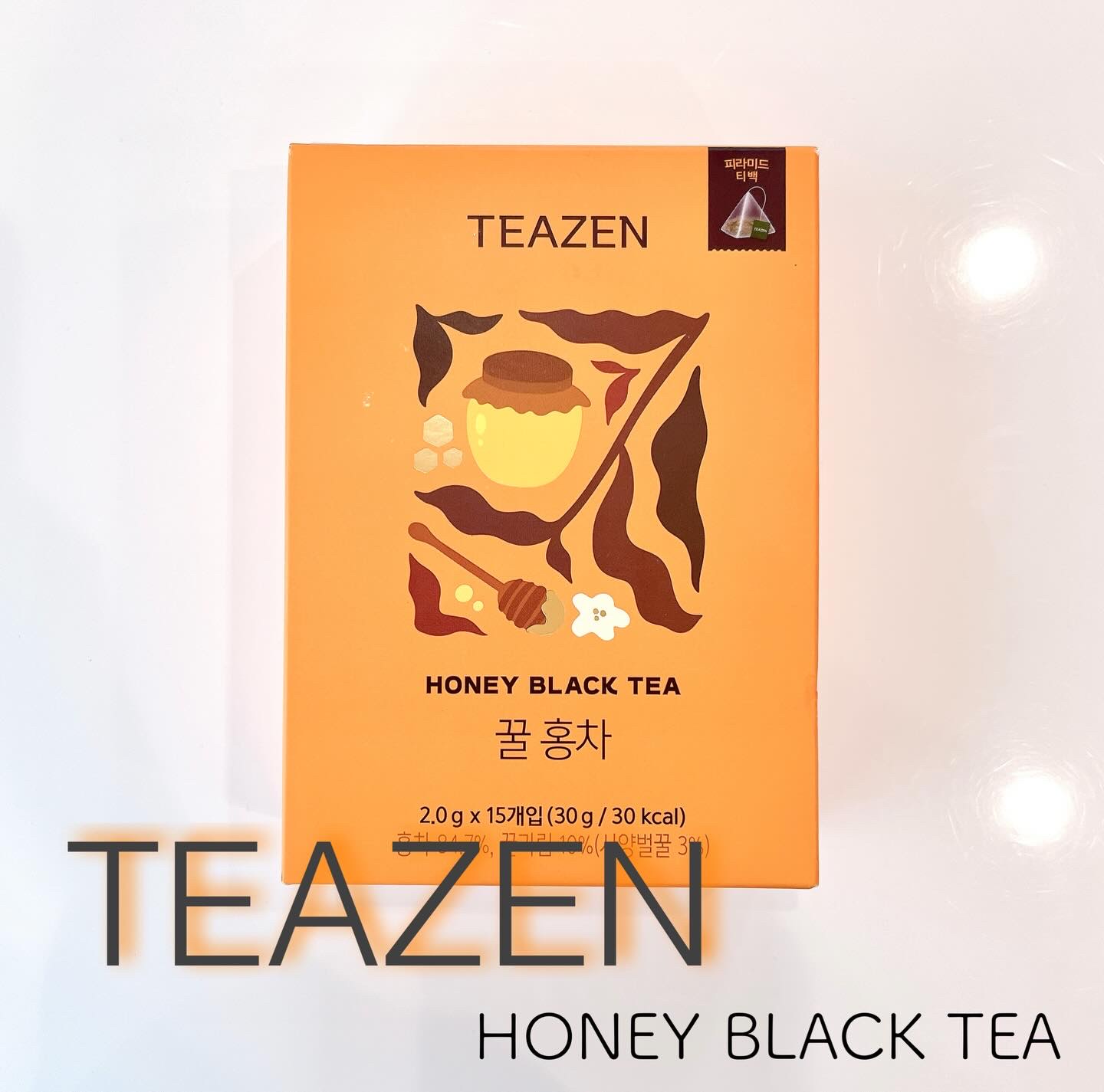 💜 TEAZEN 💜〈ティーゼン〉
〜HONEY BLACK TEA〜

新作なんだって、昨日知ったところのコレ。
11月の終わりにオリグロセールで700円で買ったんだけど、
楽天新作50％オフで1250円とは。
15個でこれは高すぎる
