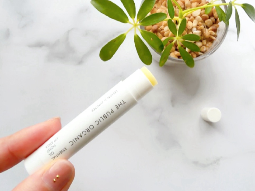 ザパブリック オーガニック 精油モイストリップスティック マット/THE PUBLIC ORGANIC/リップクリームを使ったクチコミ（2枚目）