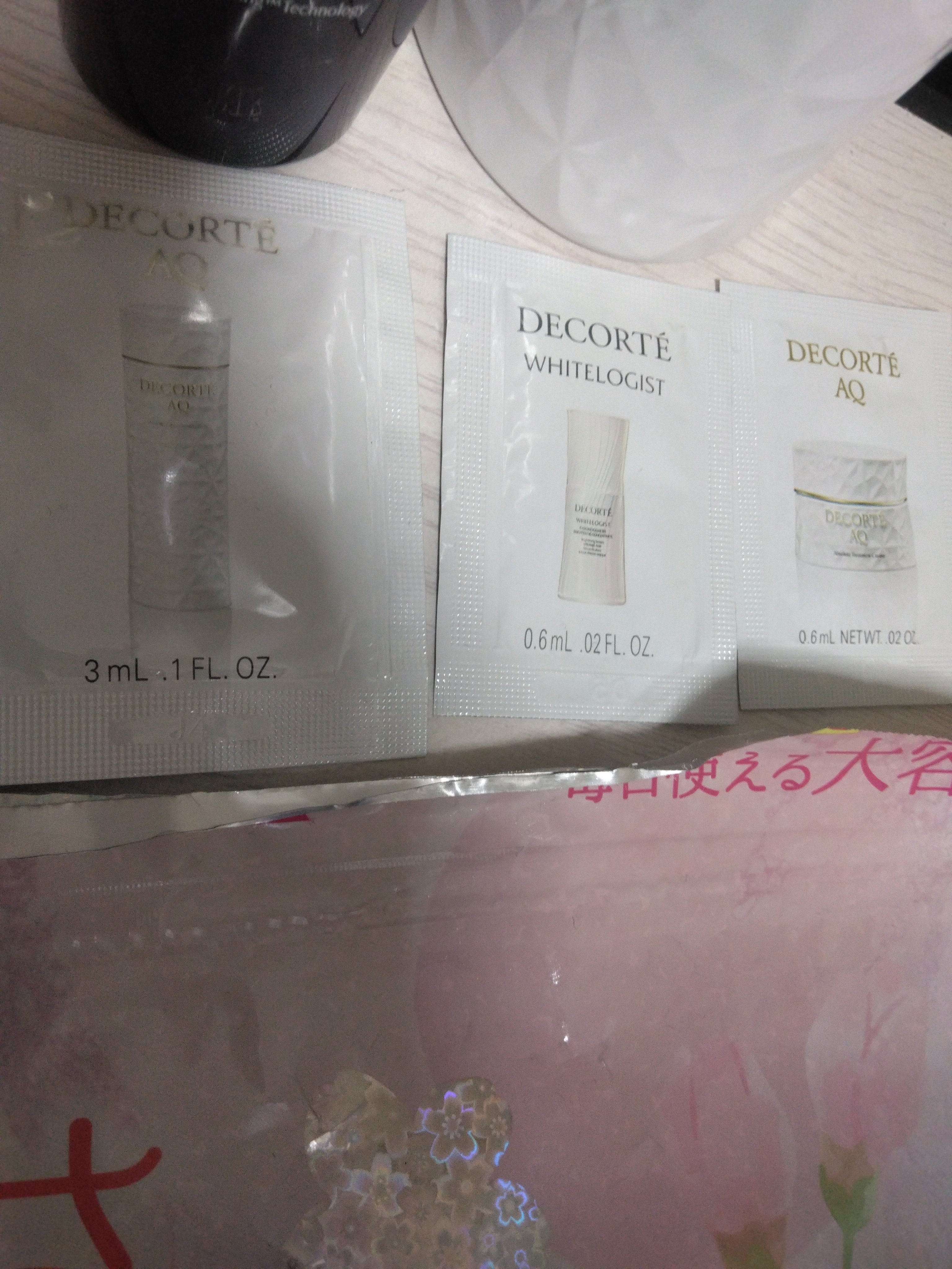 コスメデコルテ　ホワイトロジスト　クロノジェネシス　ブライトニング コンセントレイト  【医薬部外品】 ＜美白美容液＞/DECORTÉ/美容液を使ったクチコミ（2枚目）