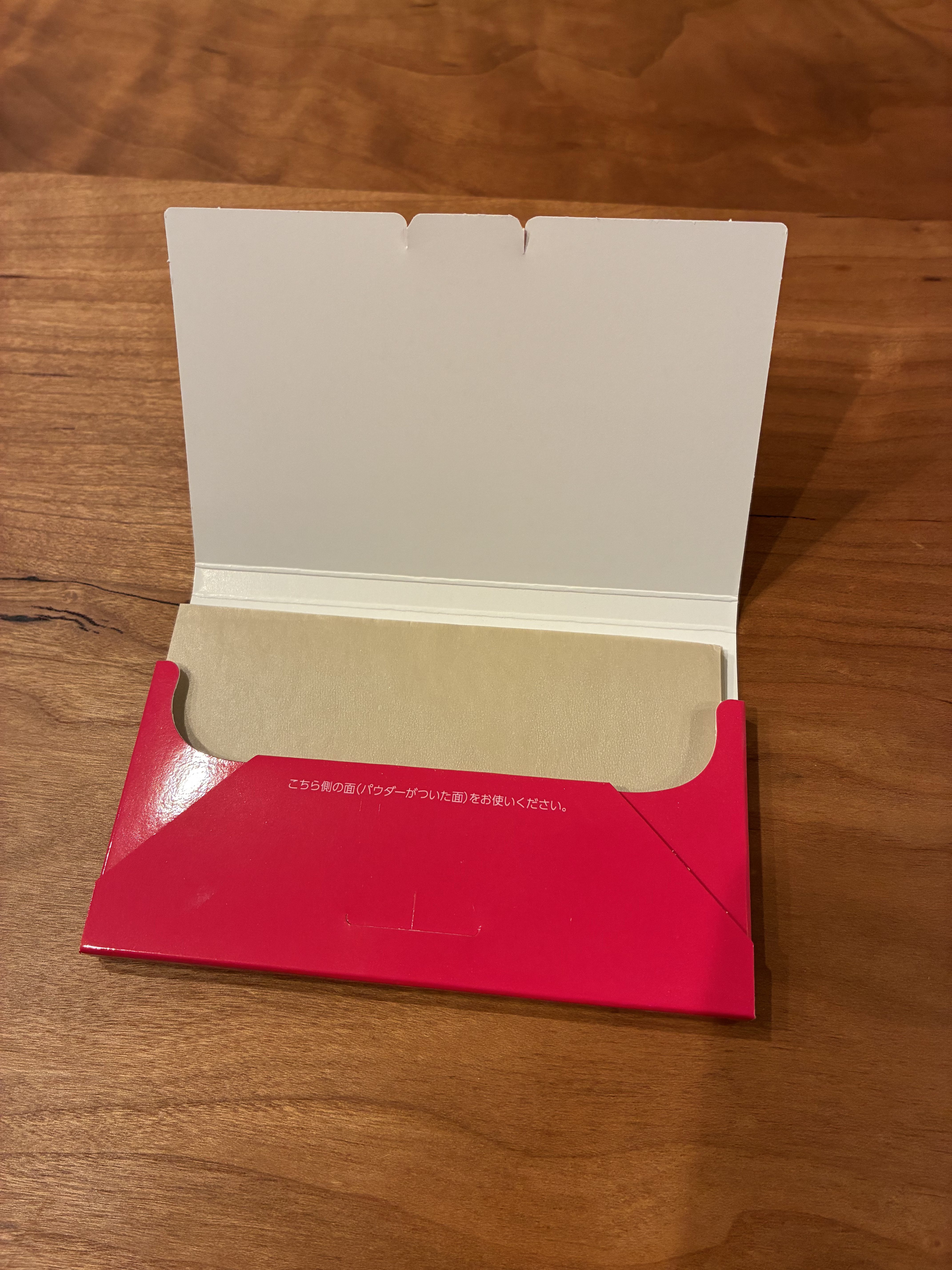 メイク キープ オイルブロック 紙パウダー/コーセーコスメニエンス/あぶらとり紙を使ったクチコミ（2枚目）