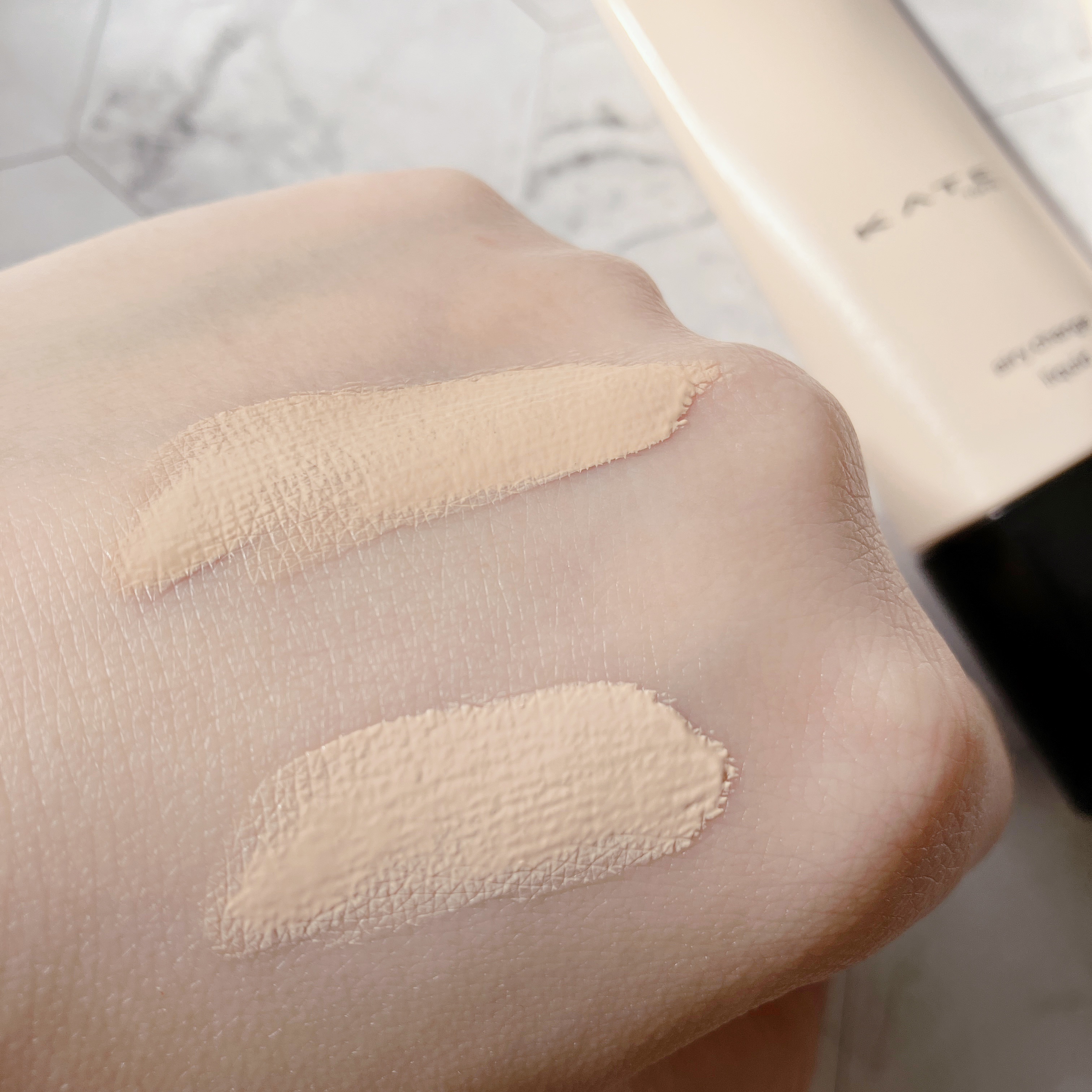 ケイト エアリーチェンジリキッド/KATE/リキッドファンデーションを使ったクチコミ（3枚目）