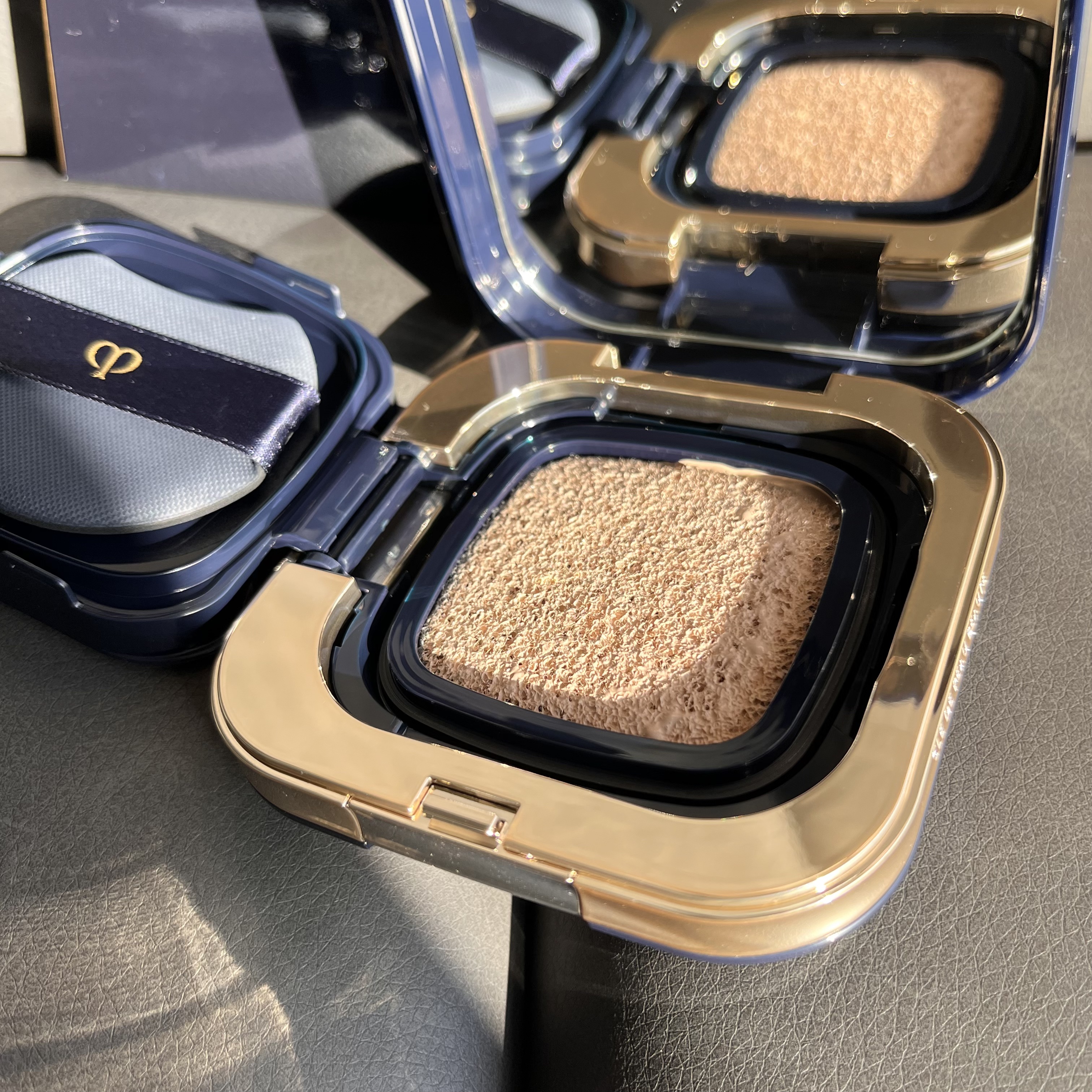 クレ・ド・ポー ボーテ ヴォワールコレクチュールｎのクチコミ「クレ・ド・ポー ボーテ

“仕上がりが変わる下地”
“毛穴がなかったことにしてくれるファンデー.....」（3枚目）