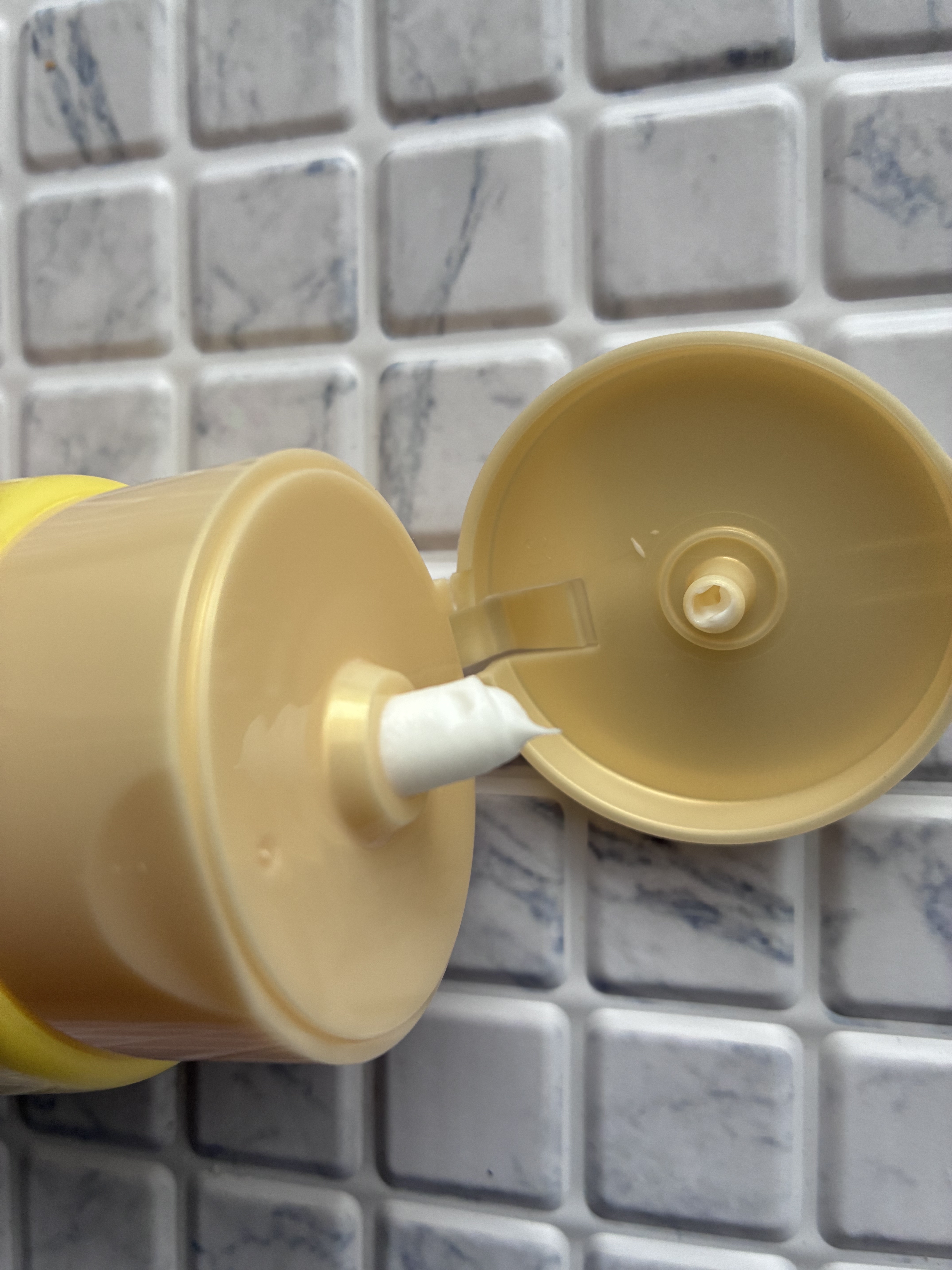 ヘアクリーム さらさら/大島椿/ヘアワックス・クリームを使ったクチコミ（2枚目）