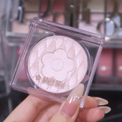 デイジードール パウダー ブラッシュ ブルーム/DAISY DOLL by MARY QUANT/パウダーチークを使ったクチコミ(2枚目)