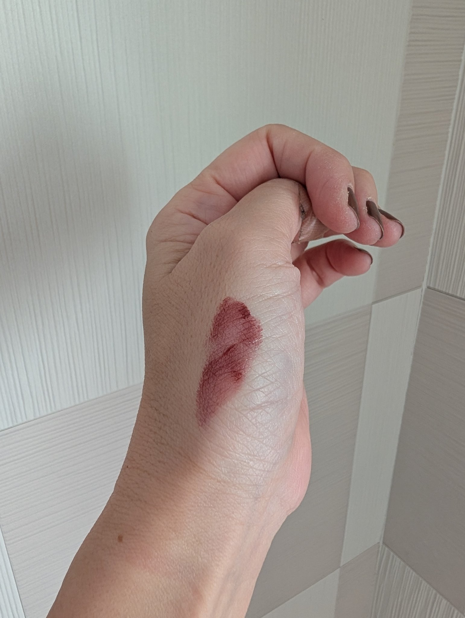 キャンドルライトジュレティント/LoNLy /リップティントを使ったクチコミ（3枚目）