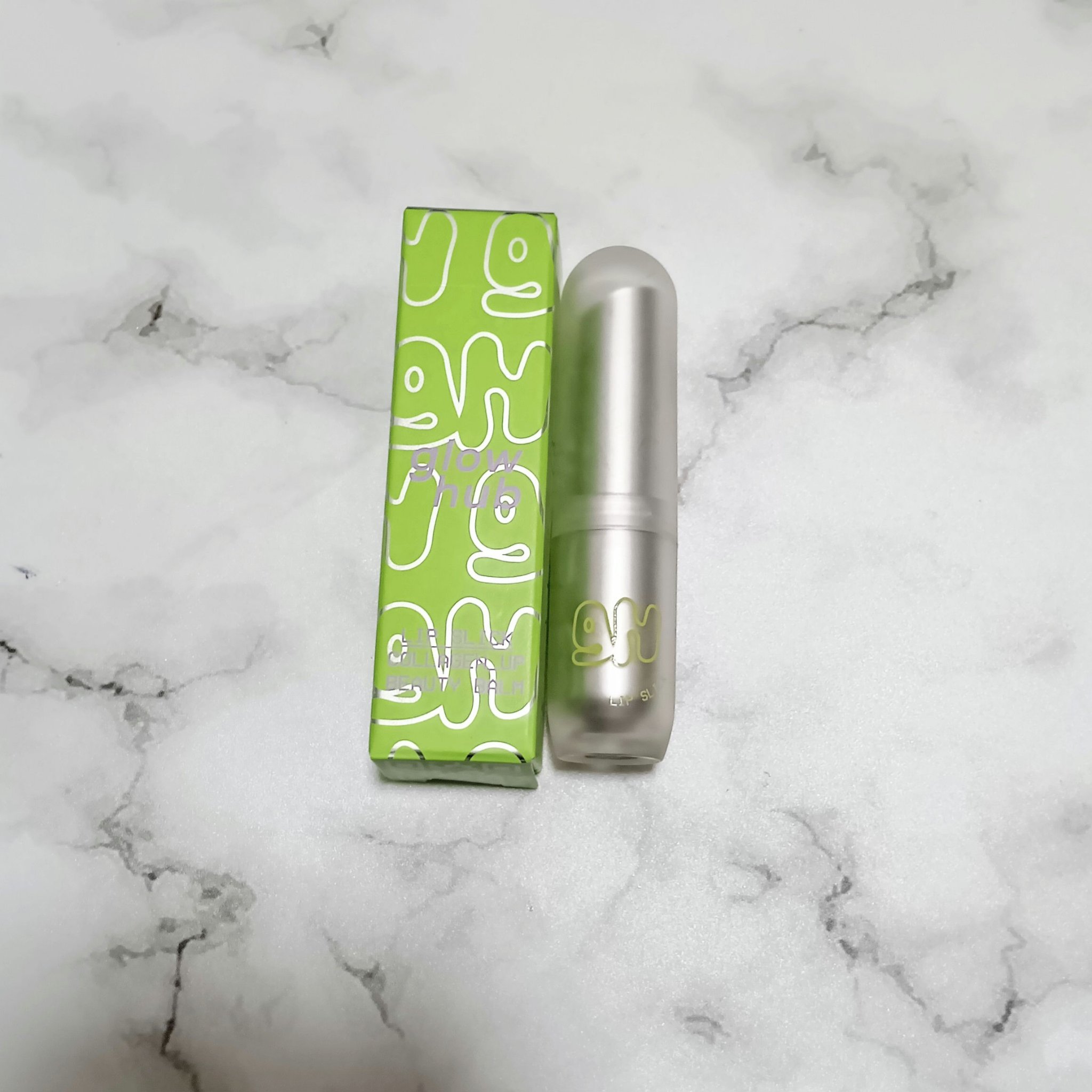 最近一番愛用しているリップ🤎
Glow HubのカラーBear Hugを紹介するよ！
カラー名もめちゃくちゃ可愛いのでお気に入り

【使ってみてどうだった？】
①これだけで秋冬こなれ感が出せる
⇒なんかメイクが決まらないって時
これ1本足