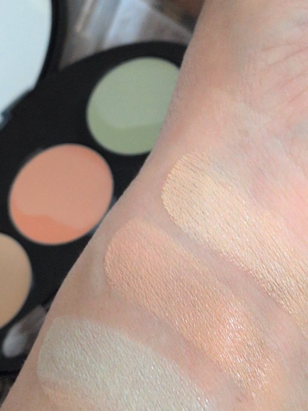 マスクフィットオーラクッション/TIRTIR(ティルティル)/クッションファンデーションを使ったクチコミ(4枚目)