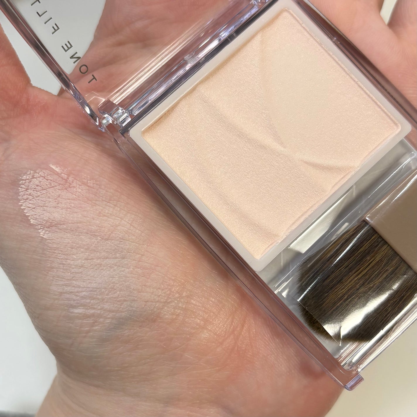 トーンフィルターハイライト/CEZANNE/パウダーハイライトを使ったクチコミ(2枚目)