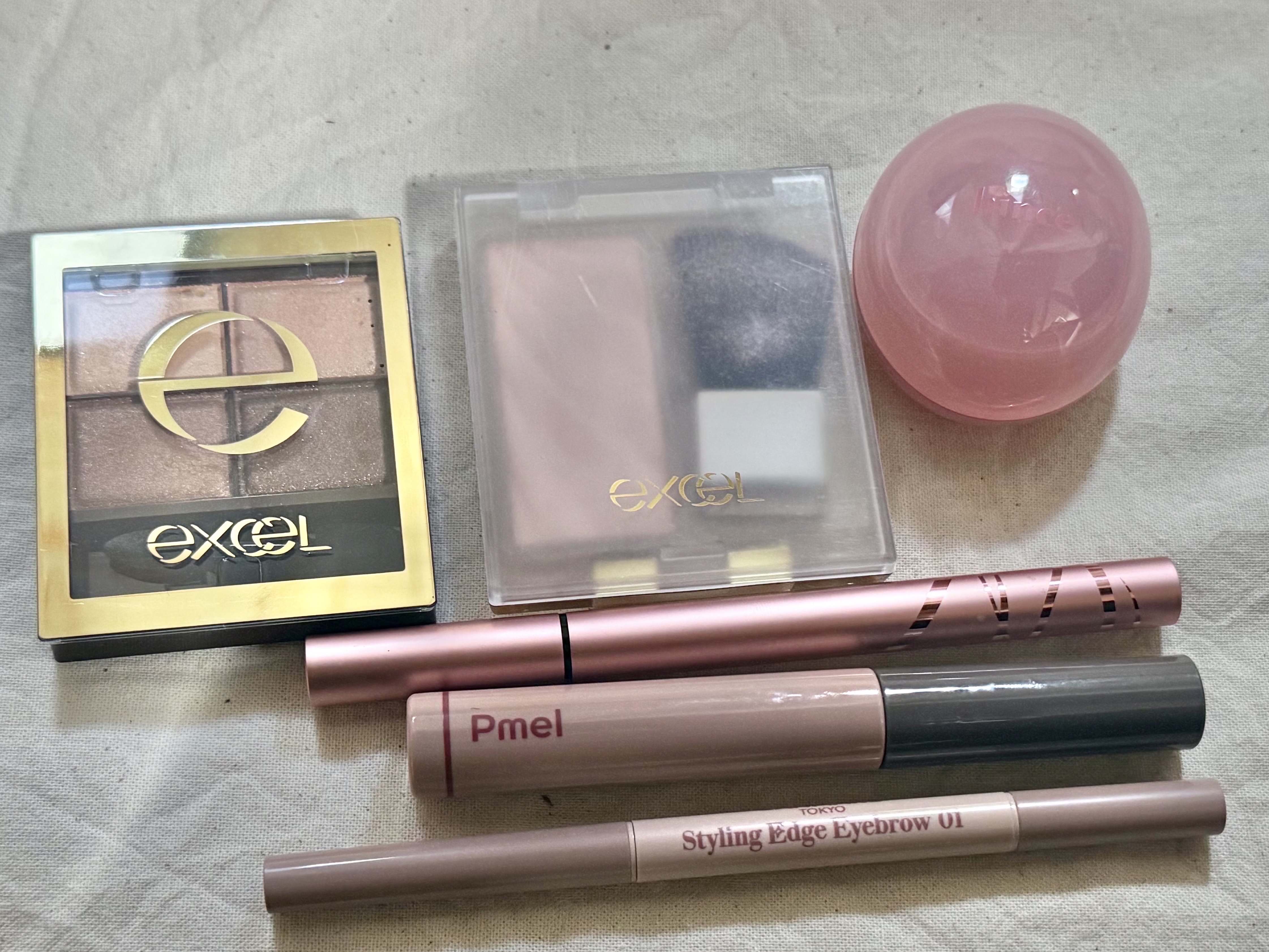 ドレープド シマーグロウ/excel/パウダーハイライトを使ったクチコミ（3枚目）