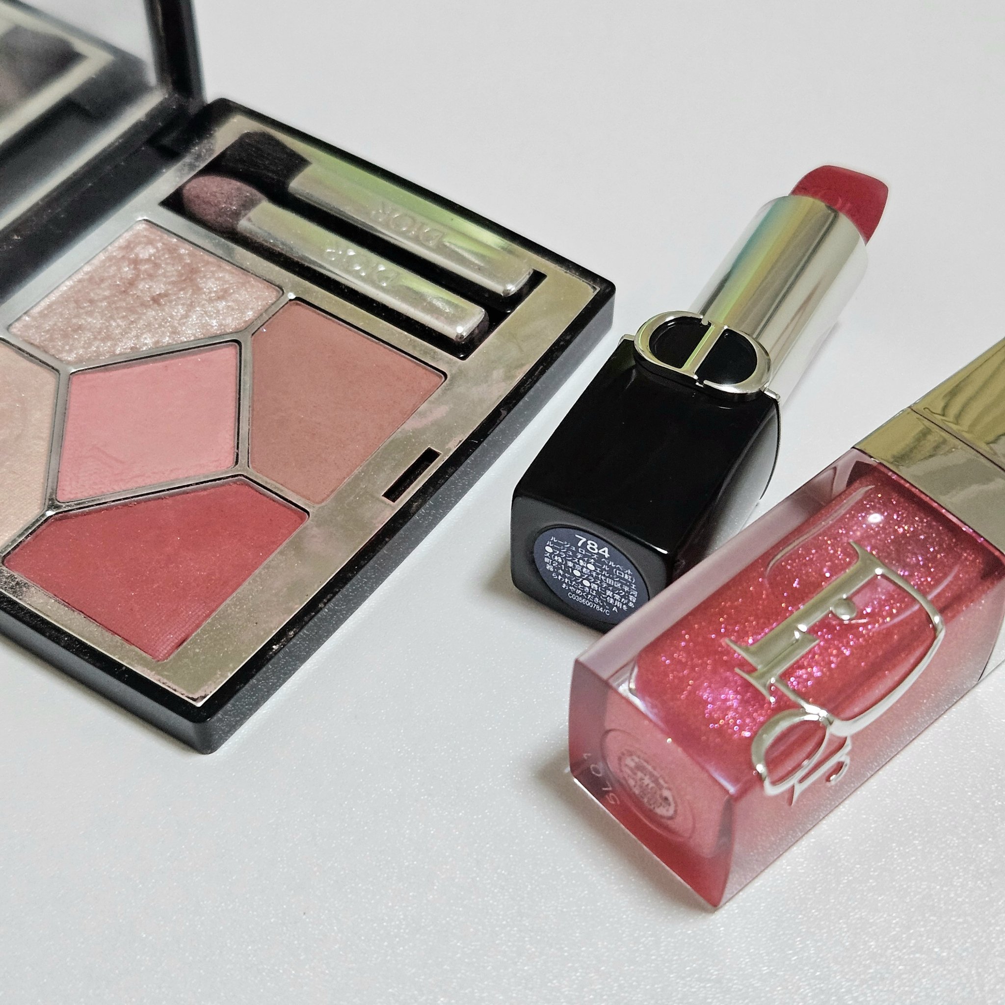 #今日のメイク

────────────

Dior
ディオールショウ サンク クルール
823 ローザ ムタビリス

ルージュ ディオール
784 ルージュ ローズ ベルベット

ディオール アディクト リップ グロウ オイル

───