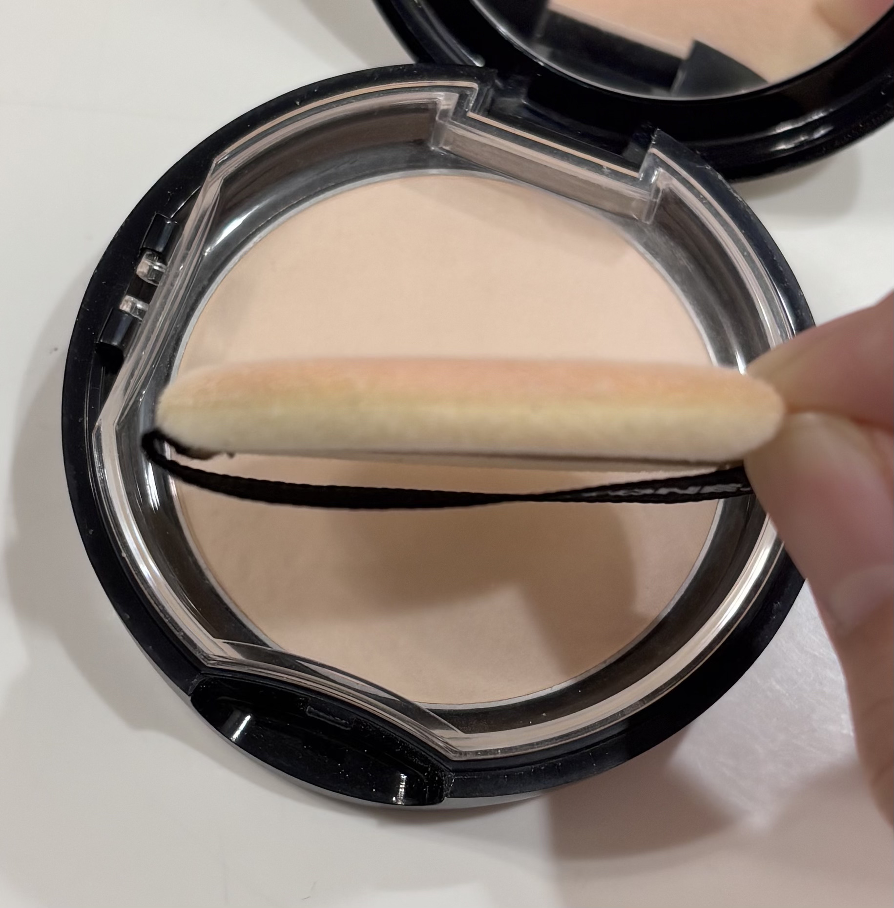 ブラーパウダーパクト 1.5 クールフェア/ABOUT TONE/プレストパウダーを使ったクチコミ（3枚目）