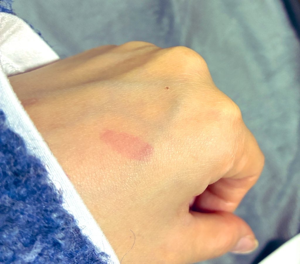 キャンドルライトジュレティント/LoNLy /リップティントを使ったクチコミ(4枚目)