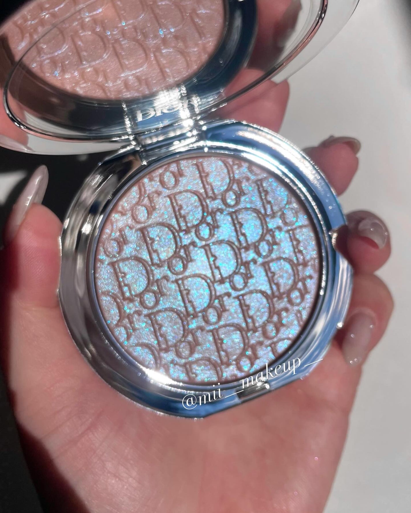 ディオールスキン フォーエヴァー グロウ ルミナイザー(スプリング コレクション 2026 限定品)/Dior/ハイライト・シェーディングを使ったクチコミ(7枚目)