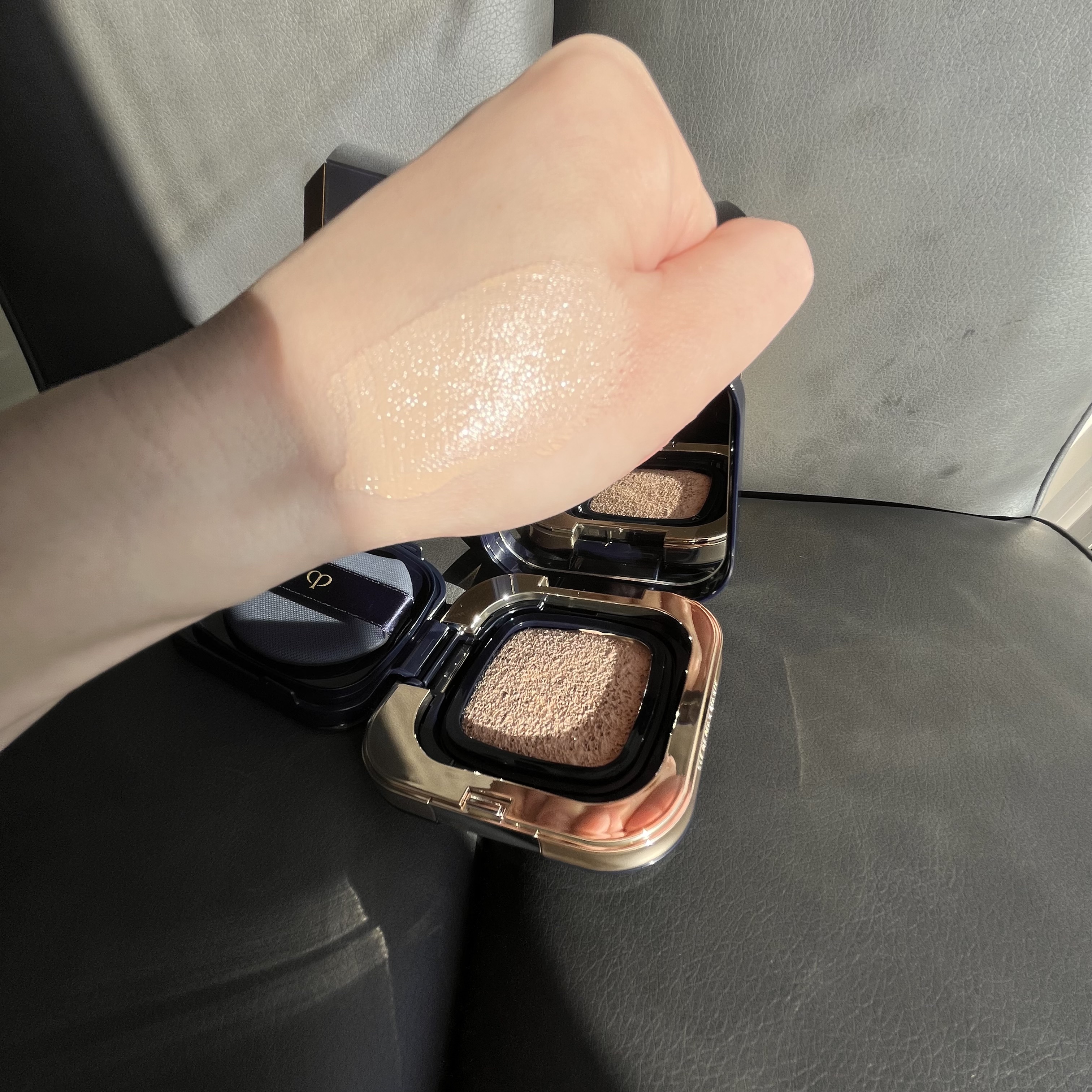 クレ・ド・ポー ボーテ ヴォワールコレクチュールｎのクチコミ「クレ・ド・ポー ボーテ

“仕上がりが変わる下地”
“毛穴がなかったことにしてくれるファンデー.....」（2枚目）