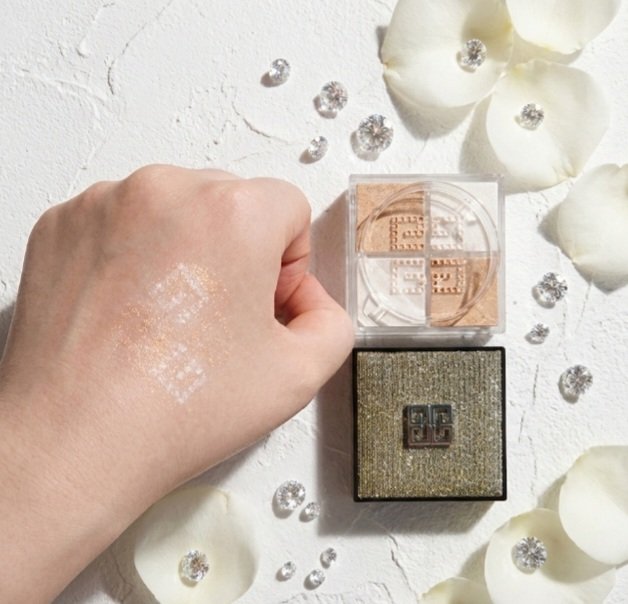 プリズム・リーブル・ハイライター （ホリデー コレクション 2025）/GIVENCHY/フェイスパウダーを使ったクチコミ（2枚目）