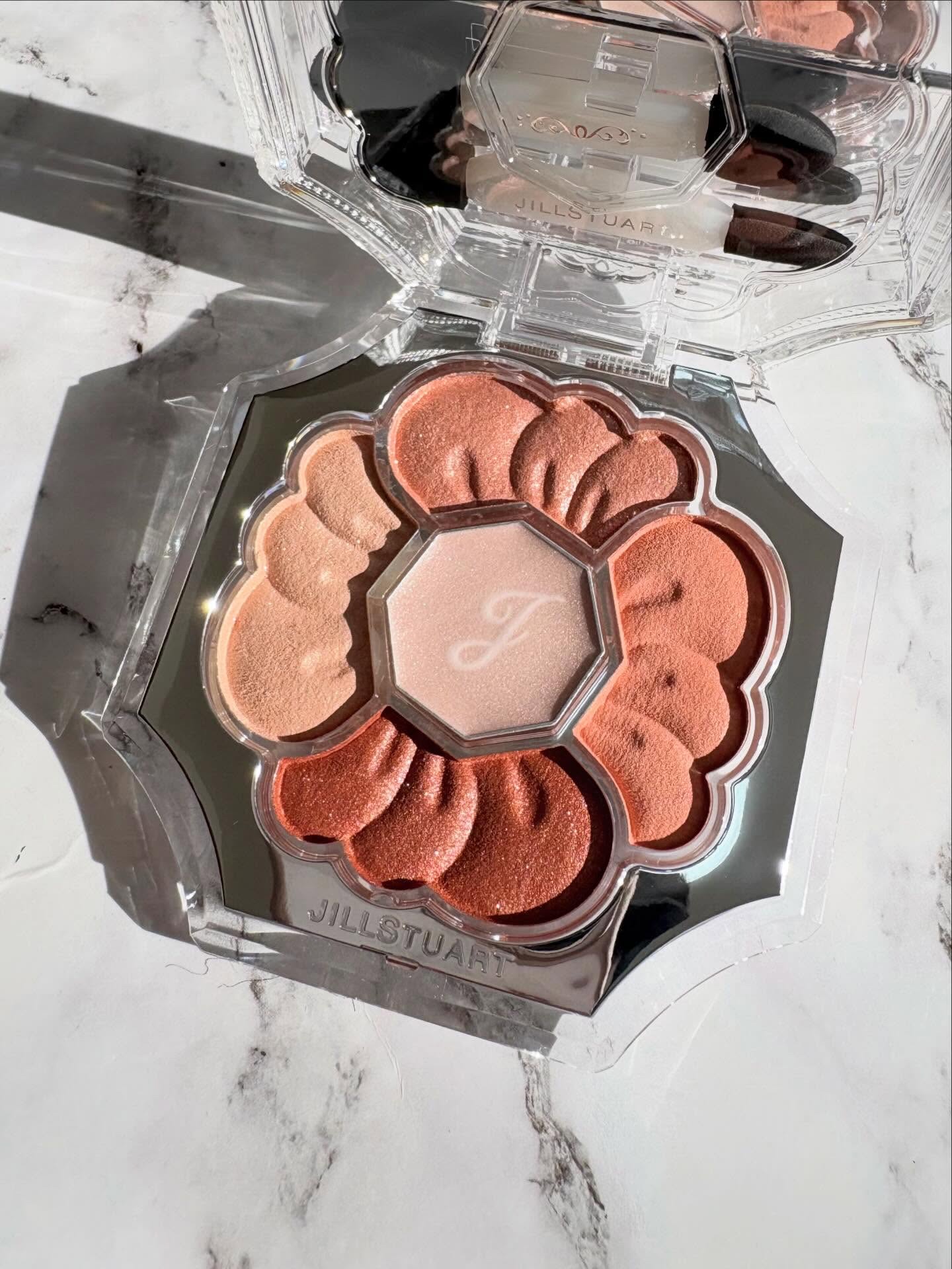 ジルスチュアート　ドレスドブルーム アイズ/JILL STUART/アイシャドウパレットを使ったクチコミ（2枚目）
