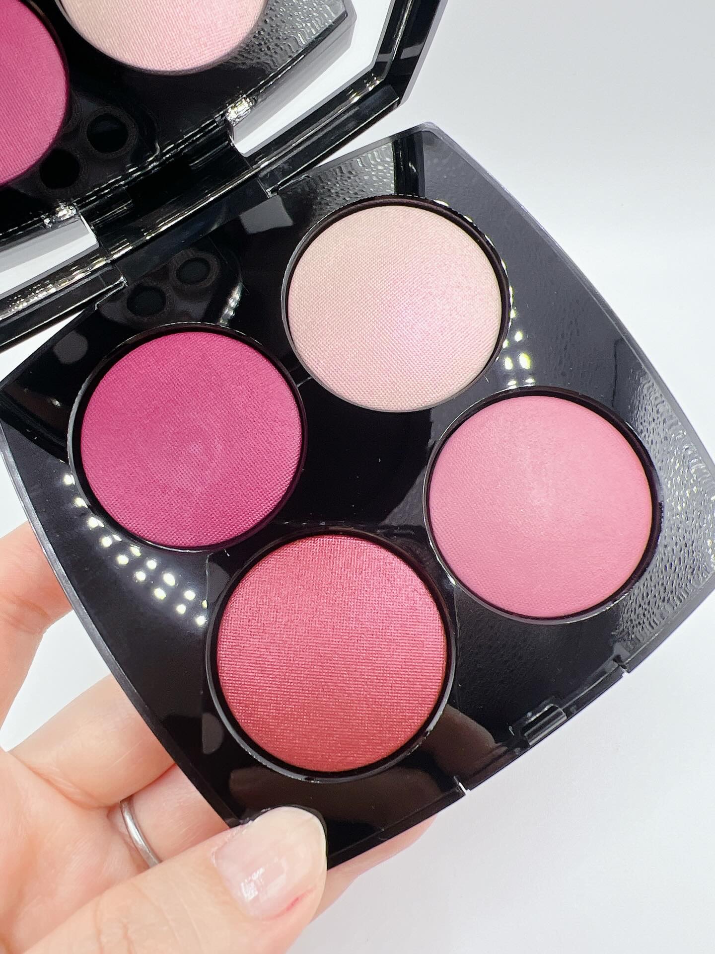 ルージュ アリュール ヴェルヴェット/CHANEL/口紅を使ったクチコミ（3枚目）