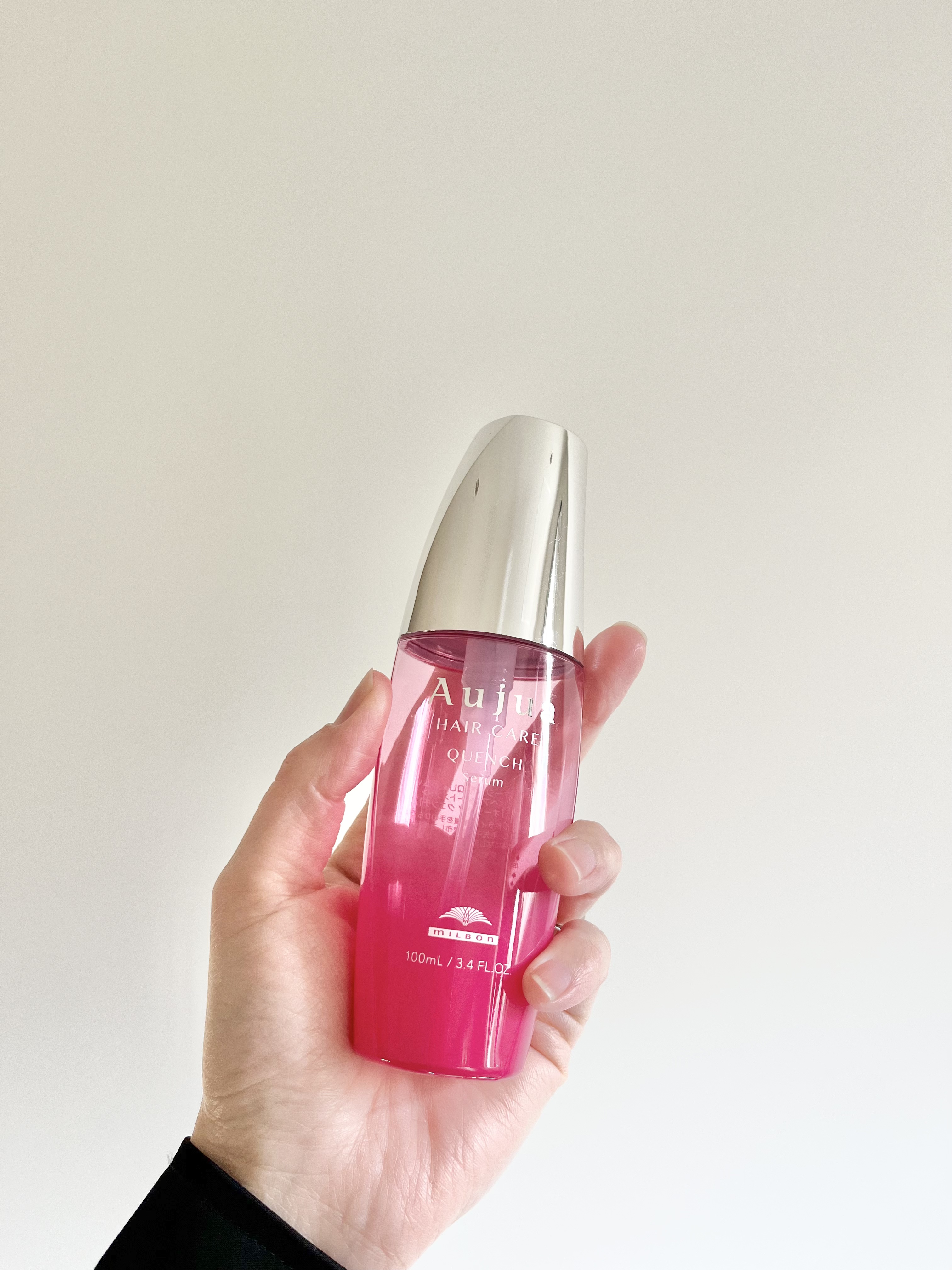 やっぱAujuaが自分の髪質には凄くあう！！

PRとかでいろんなのお試しさせていただいたり、ドラッグストアで売ってるのつかってみたけど

個人的Aujuaにかなうものは今のところ見つからない

夜お風呂入って乾かす前につけて
乾かした後に